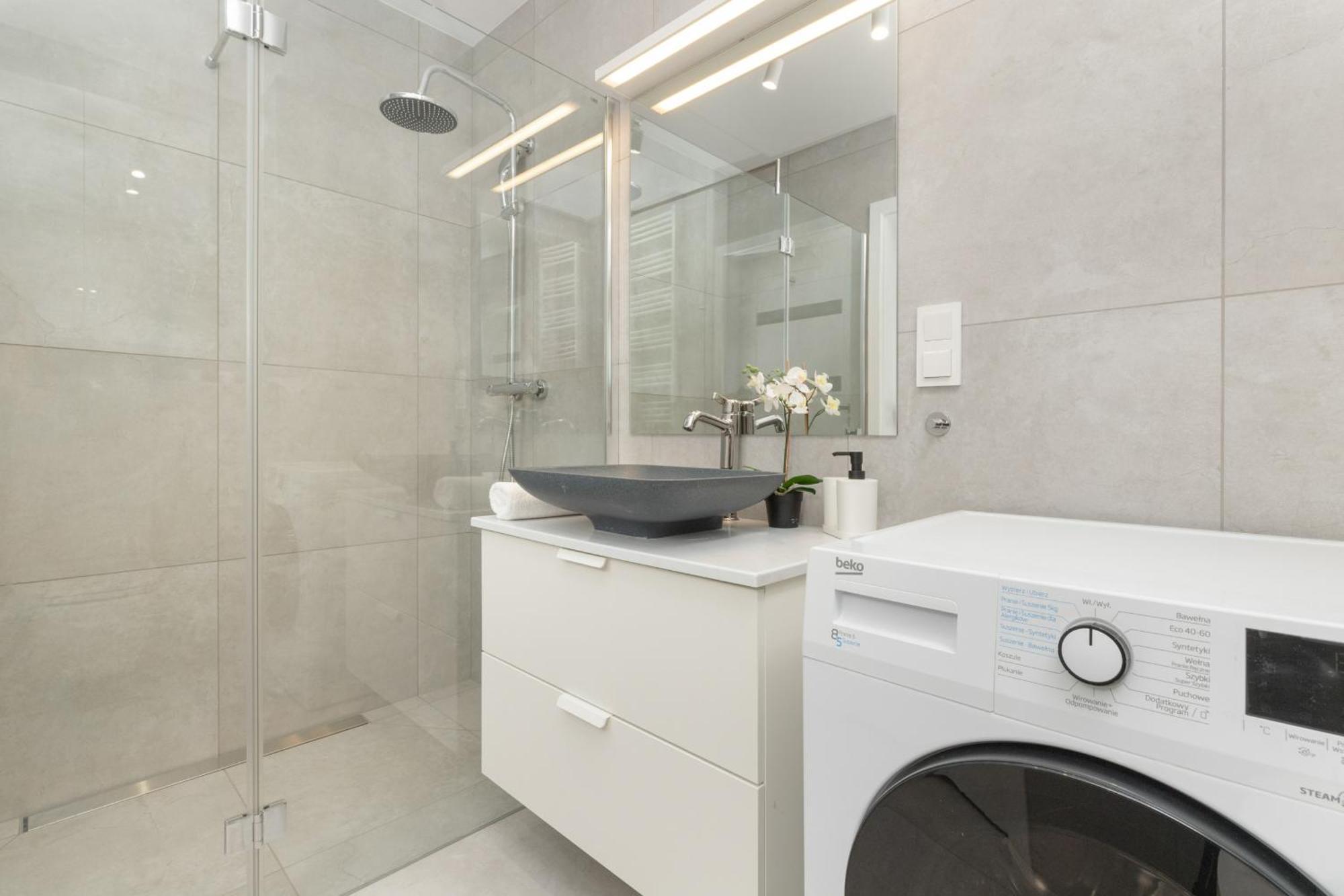 Apartment Sea And Stadium In Good Design With Parking & Garden By Rent Like