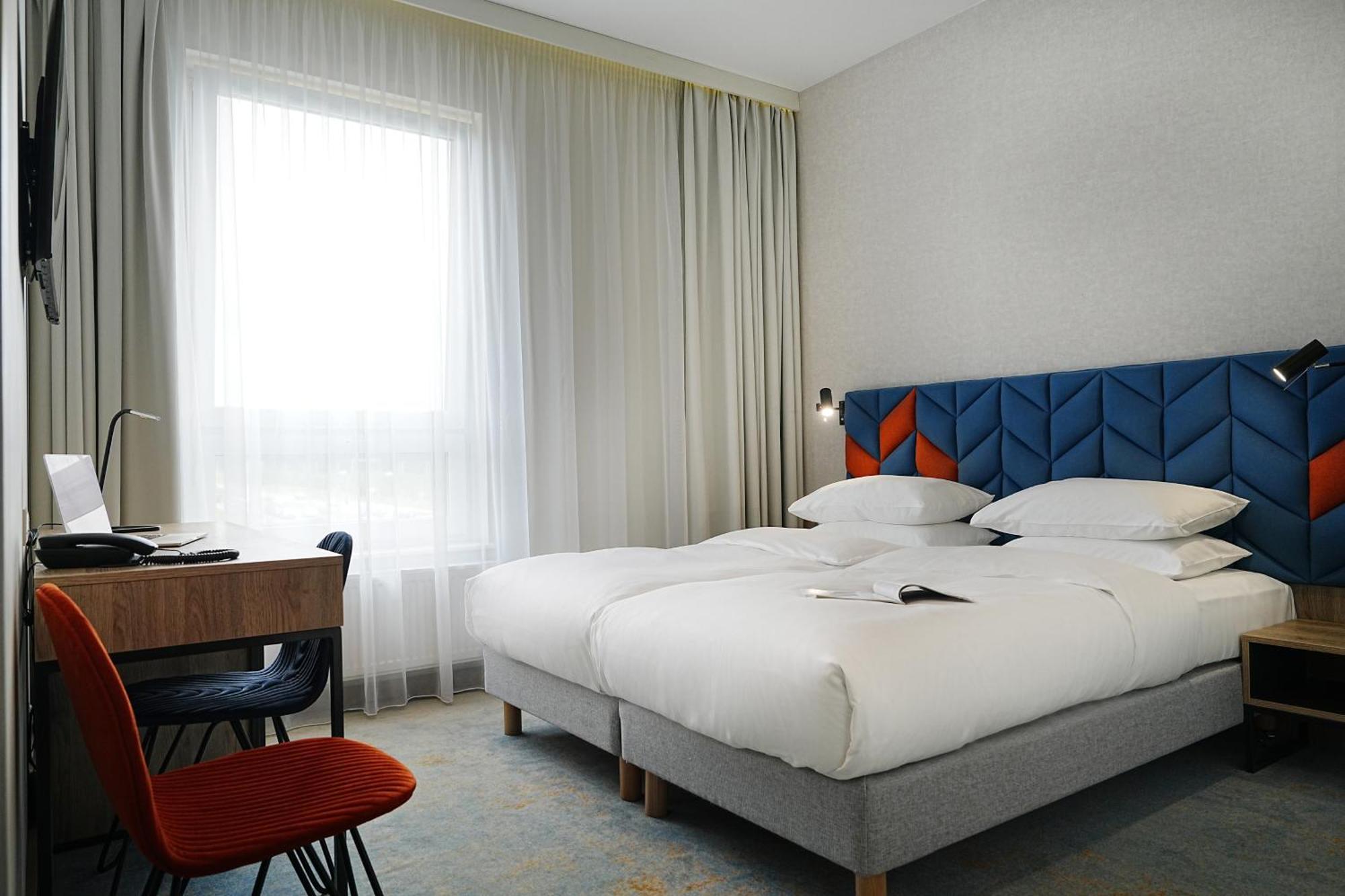 Hotel Faros Airport