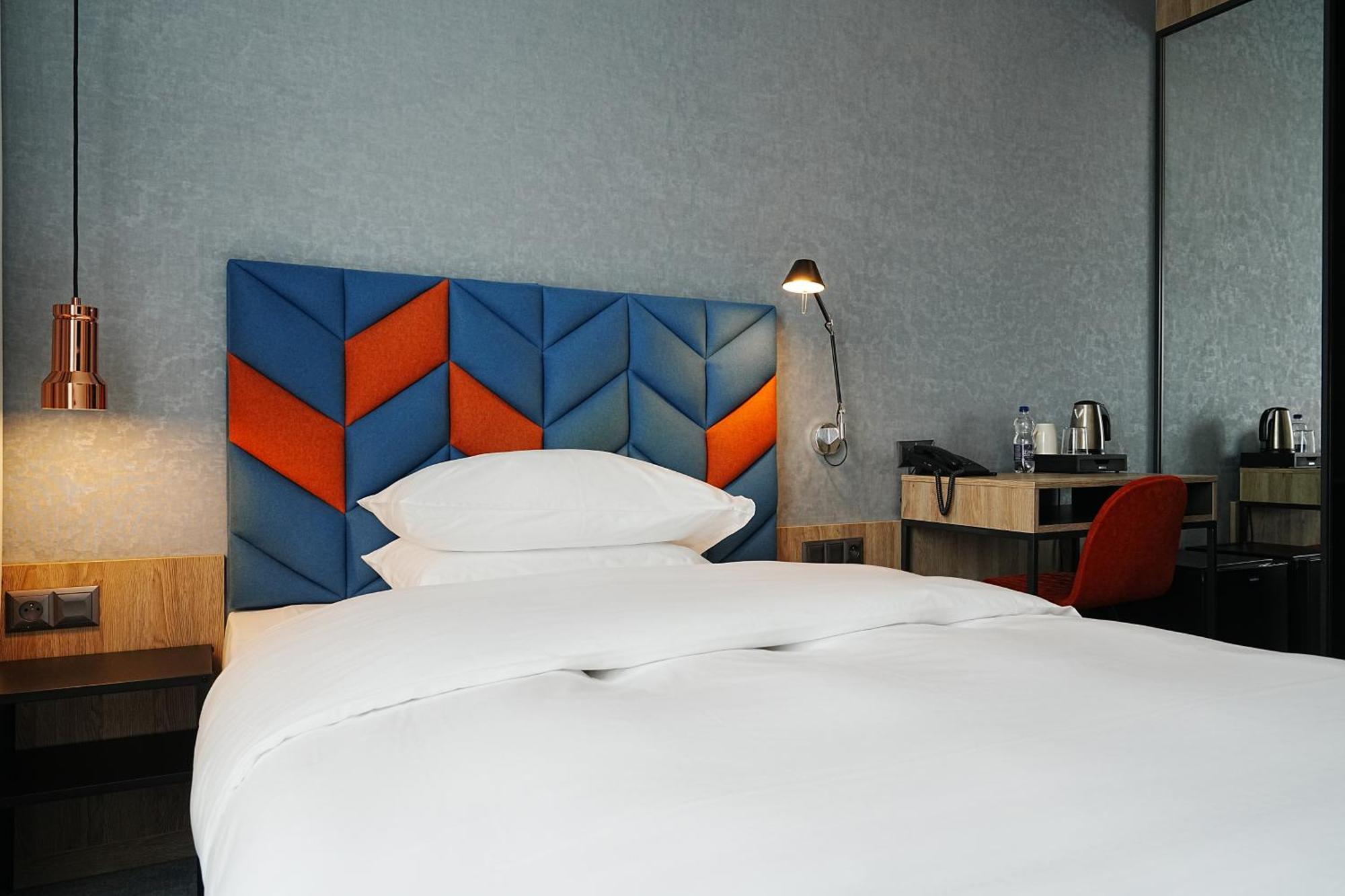 Faros Airport Hotel 3*