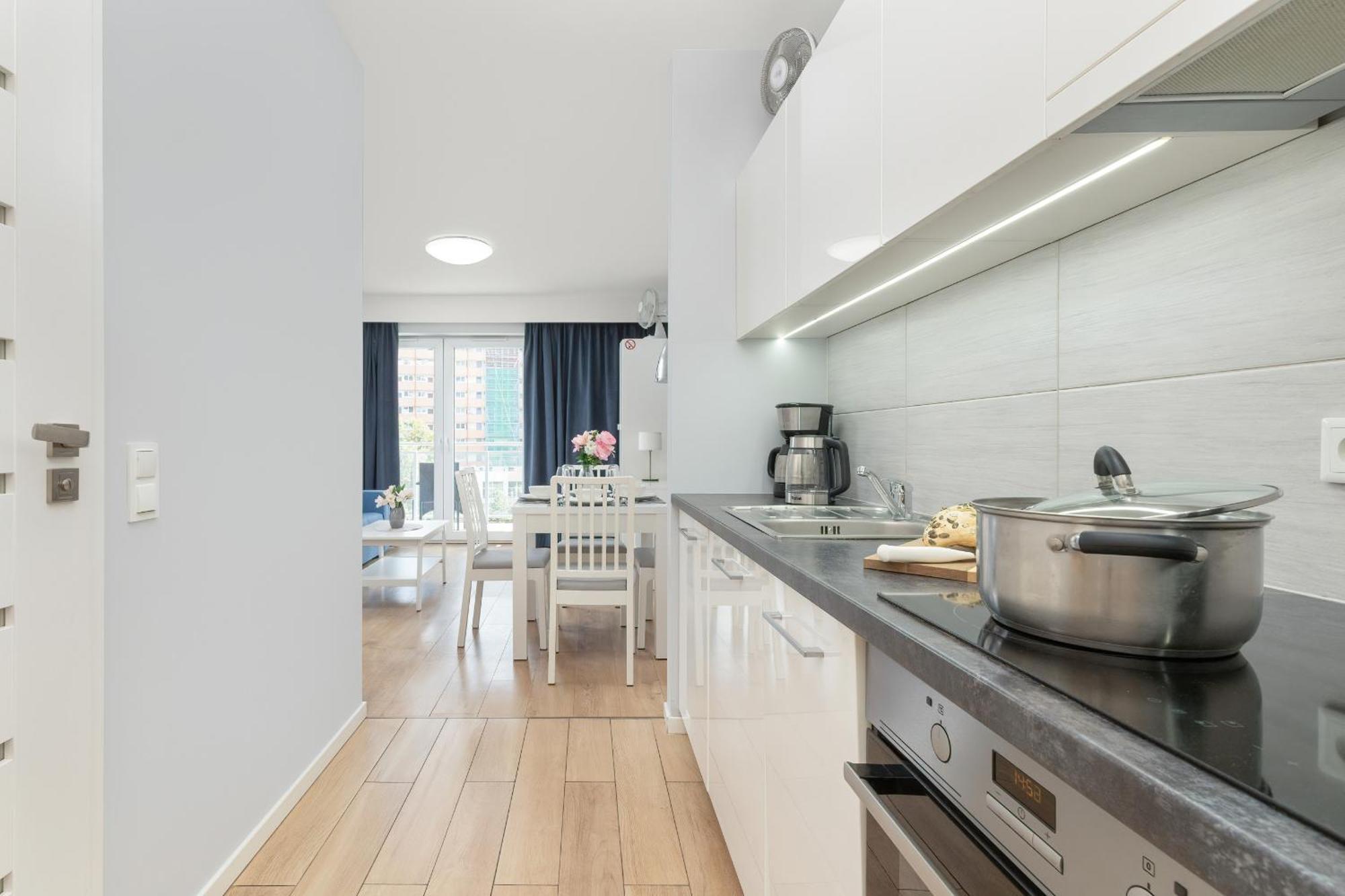 Apartment Przytulne Z Balkonem & Parkingiem By Rent Like *