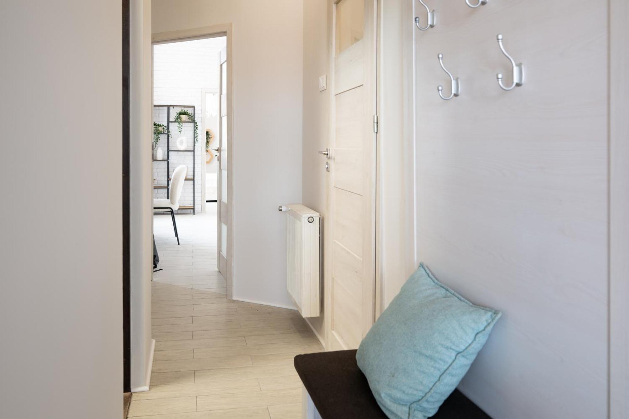 Stunning With Balcony Apartment