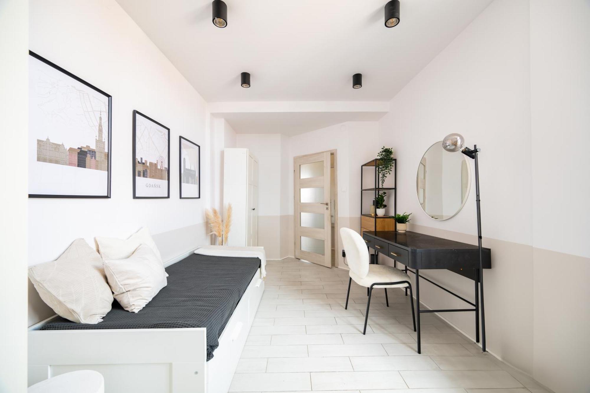 Apartment Stunning With Balcony