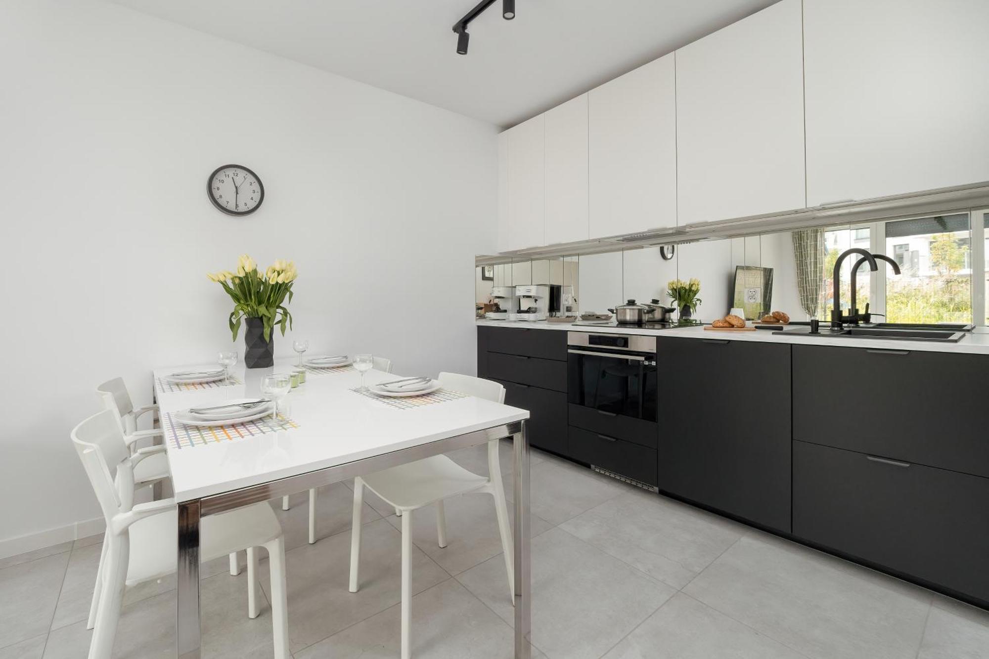Sea And Stadium In Good Design With Parking & Garden By Rent Like Apartment