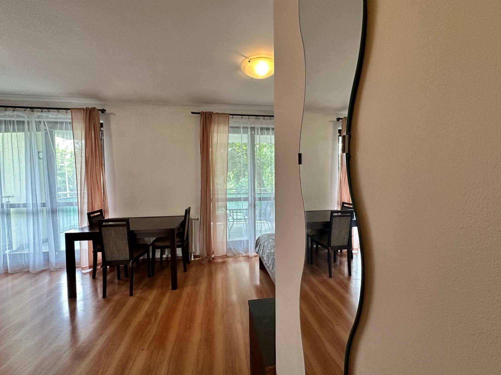 Apartment Olivka I Parking