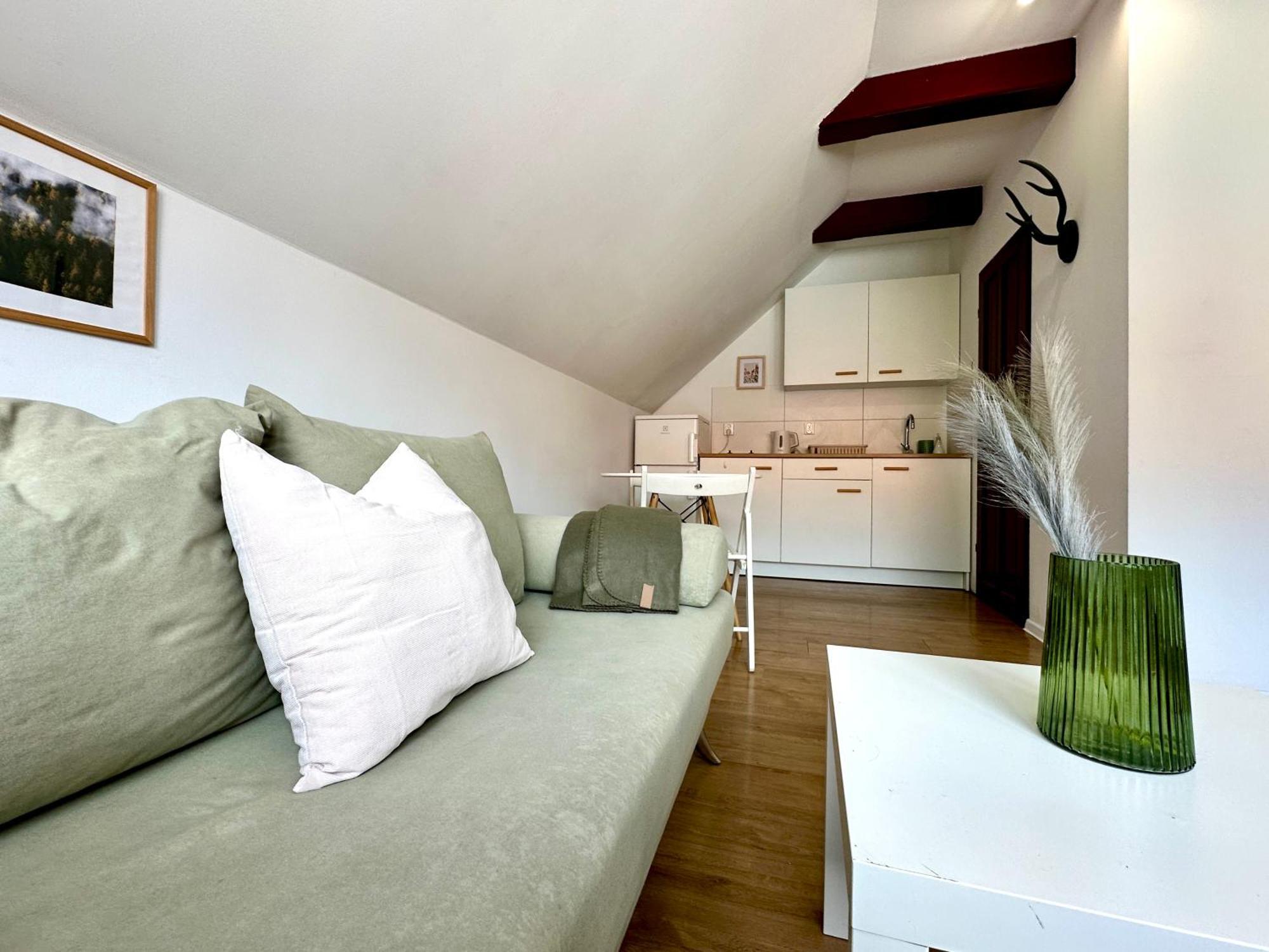 Studio Lesne 1-5 *