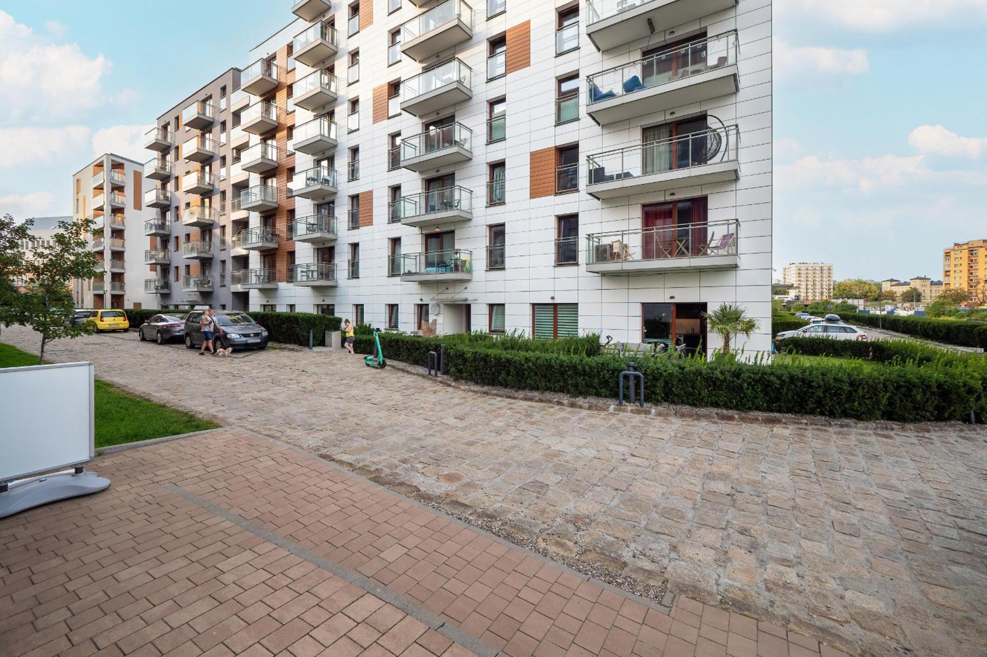 Minimalistyczny W Gdansku Z Widokiem Na Rzeke By Renters
