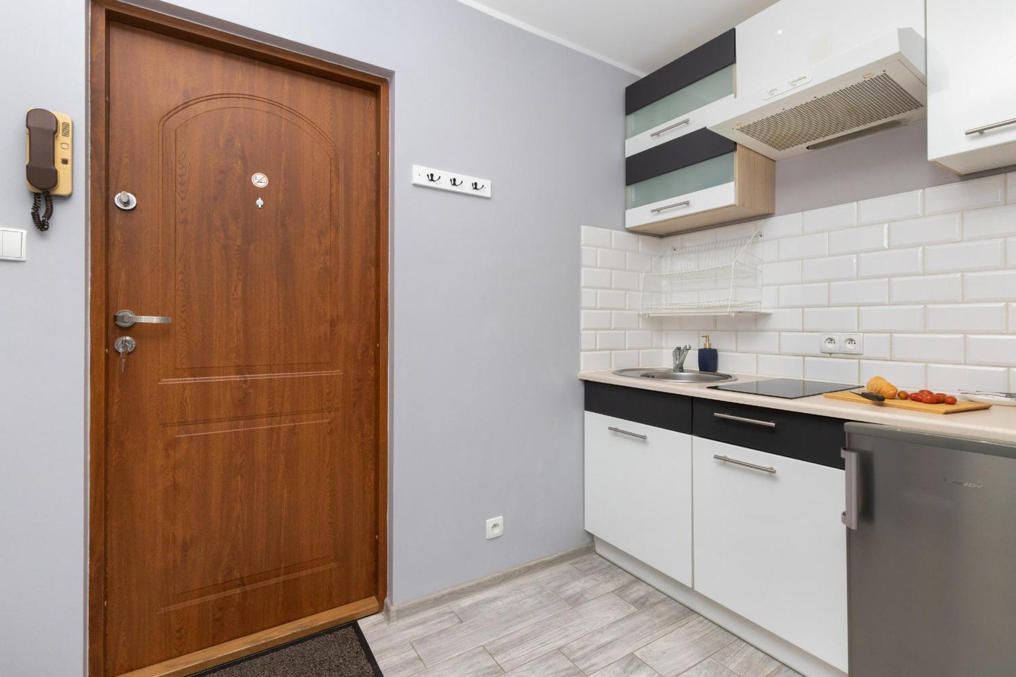 Apartment Dworska Close To The By Renters *