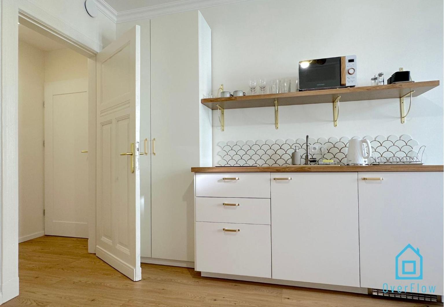Seredino Apartment- Modern Comfort In A Quiet Location, 5 Minutes To Old Town & Seaside * Gdansk