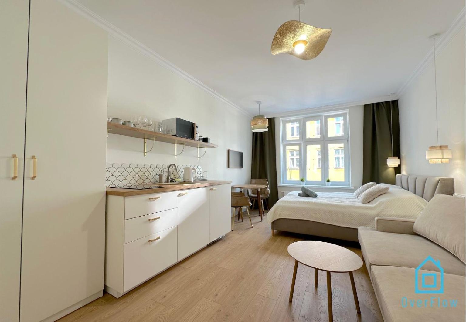 Seredino Apartment- Modern Comfort In A Quiet Location, 5 Minutes To Old Town & Seaside *
