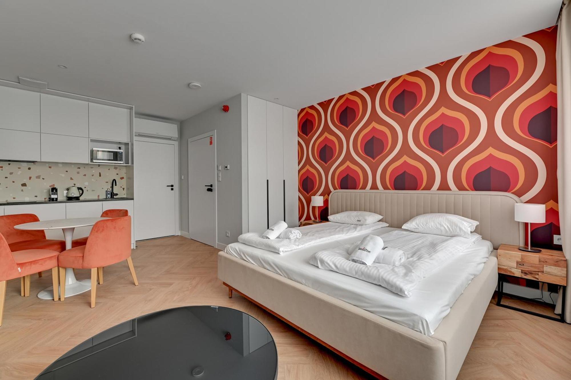 Retro Boutique By Dom & House