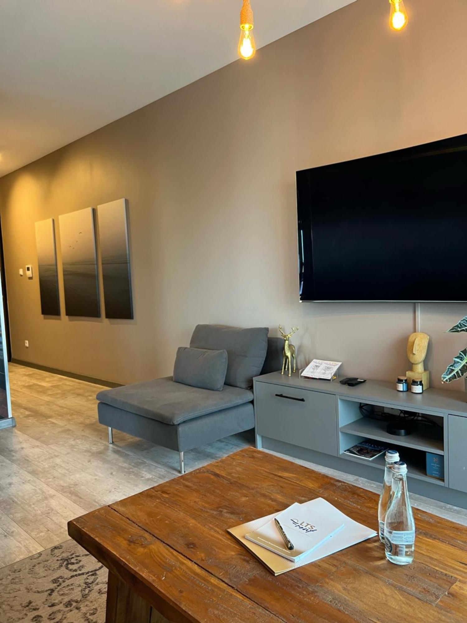 Apartment Lts Rent Luxury & Comfortable Premium