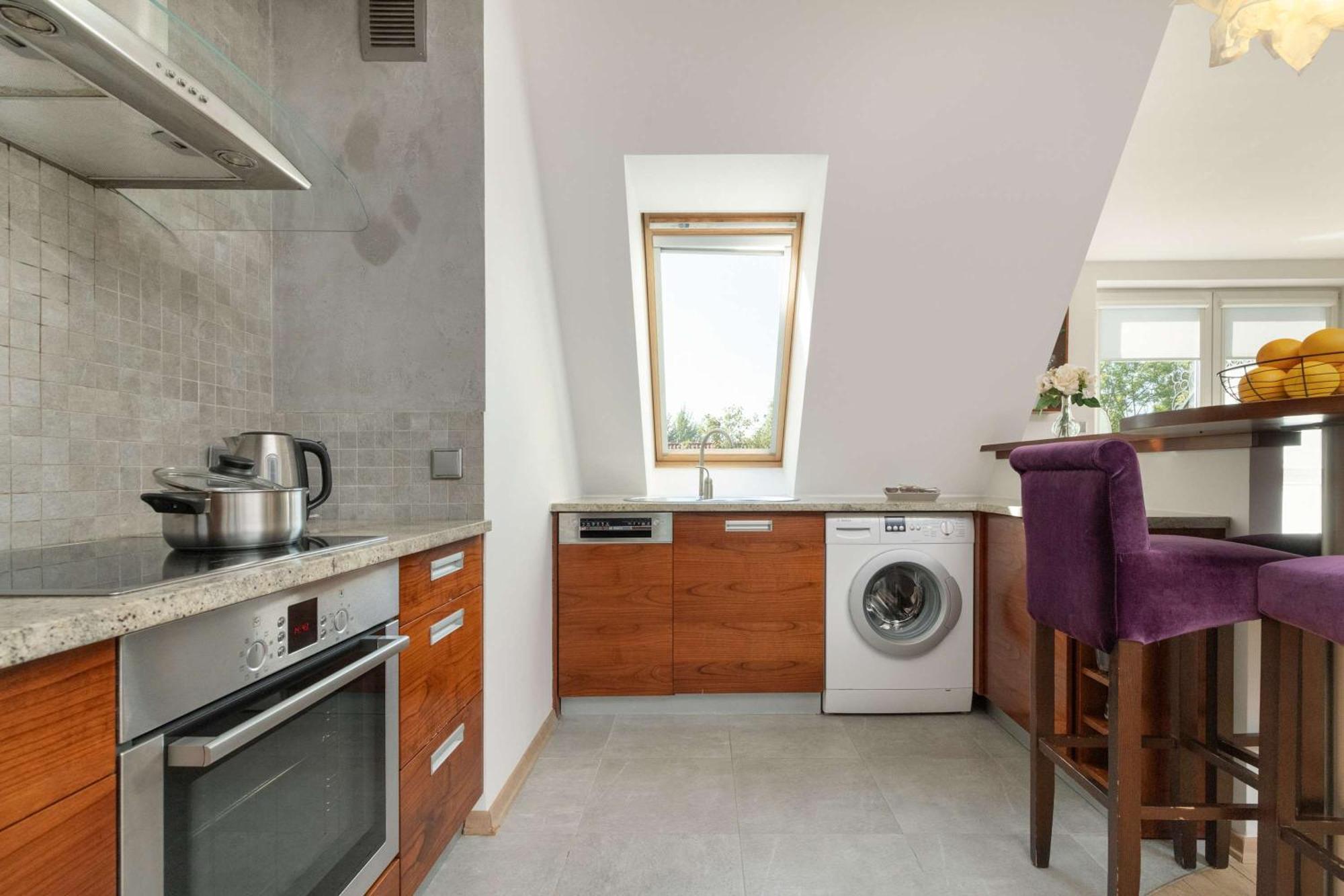 Apartament Close To The By Renters *