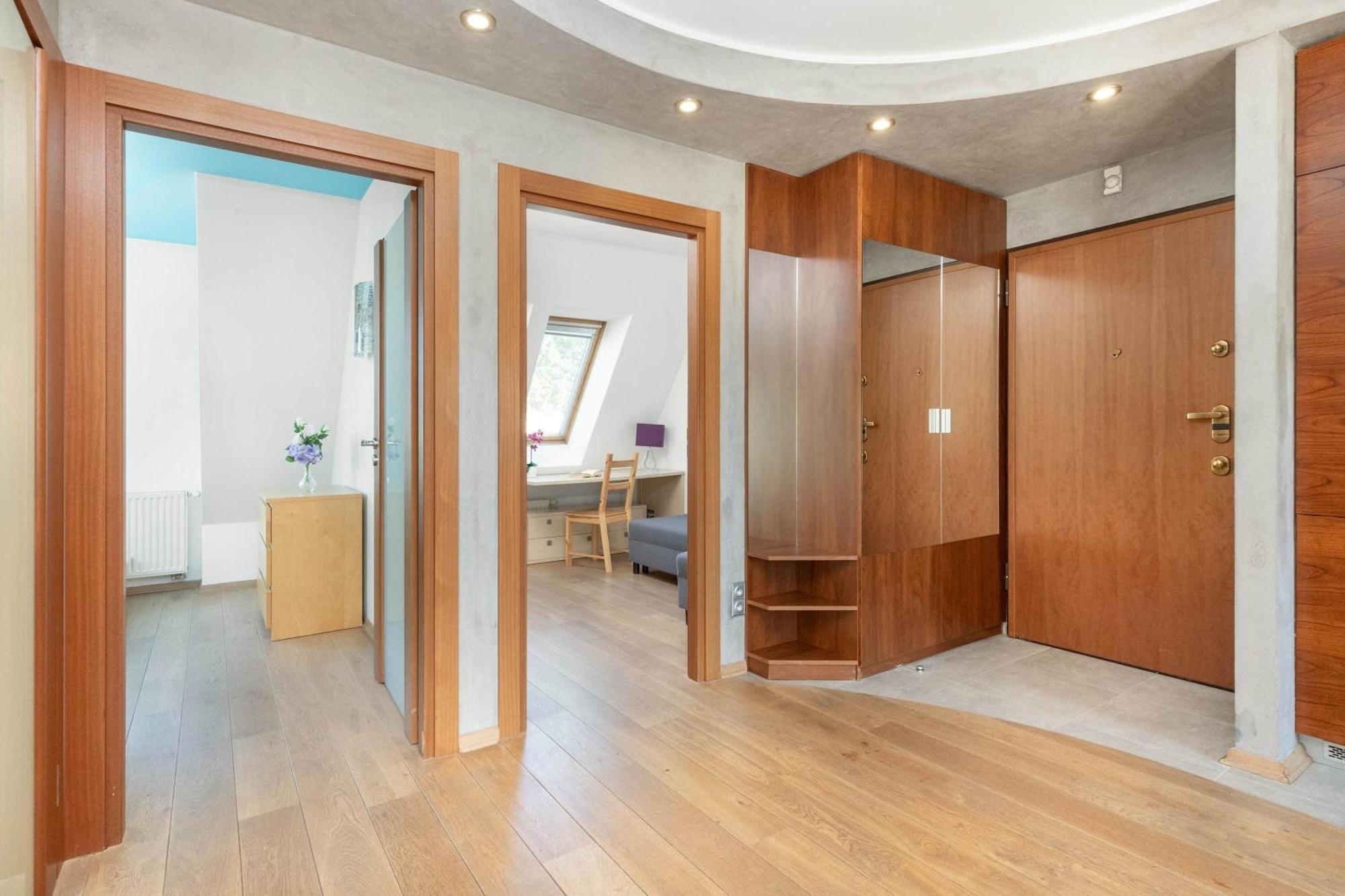 Close To The By Renters Apartament *