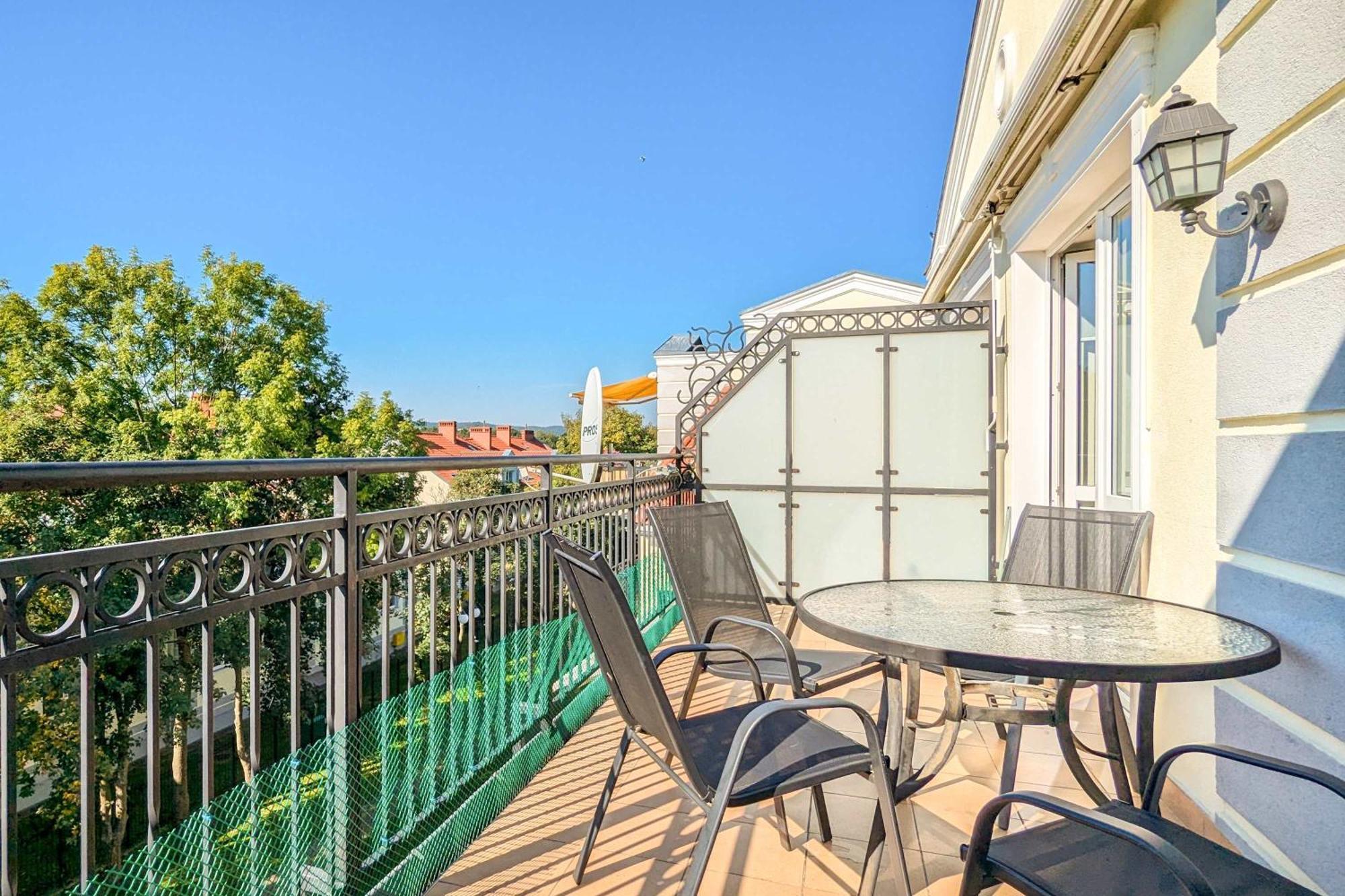 Close To The By Renters Apartament