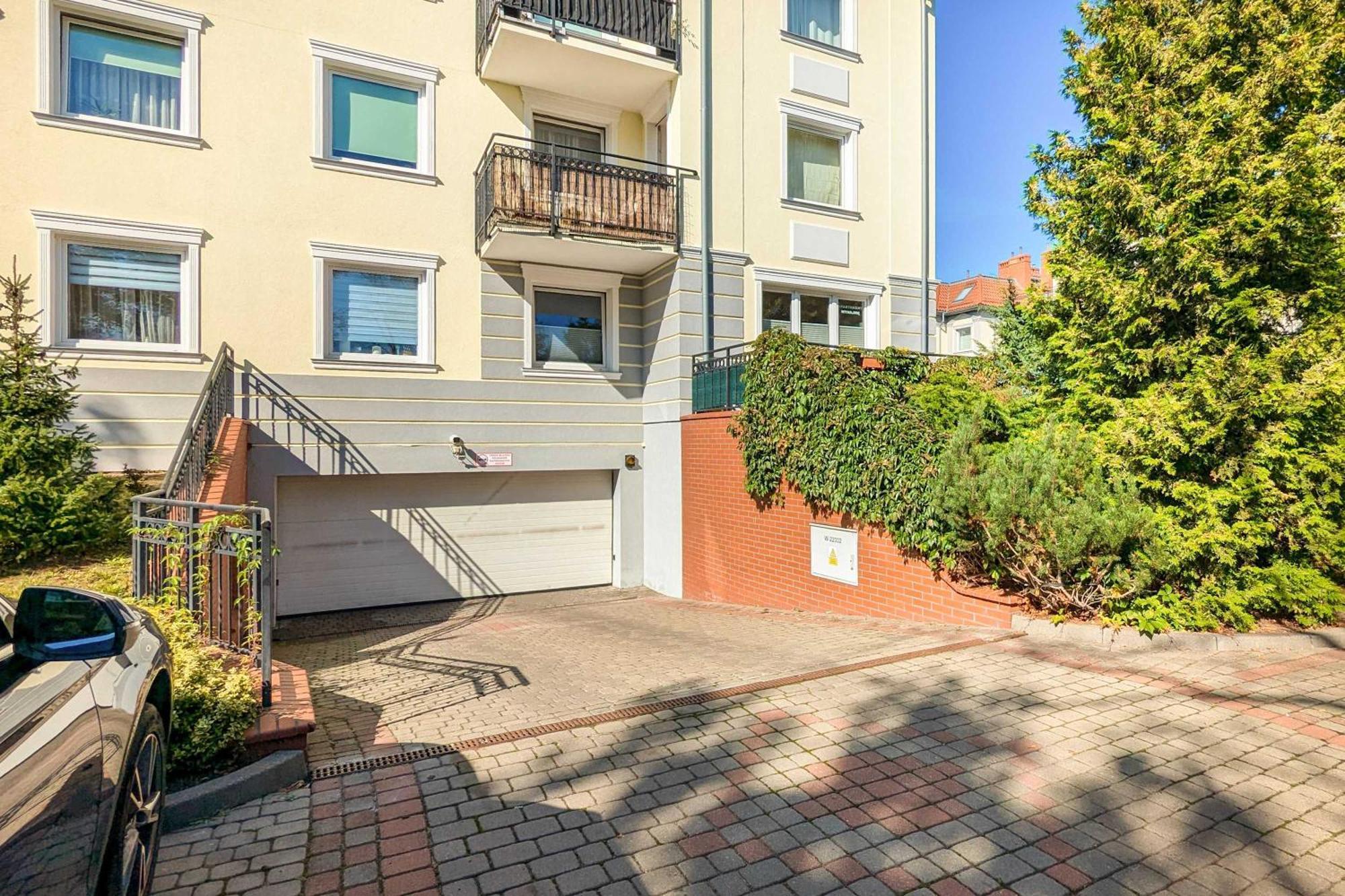 Close To The By Renters