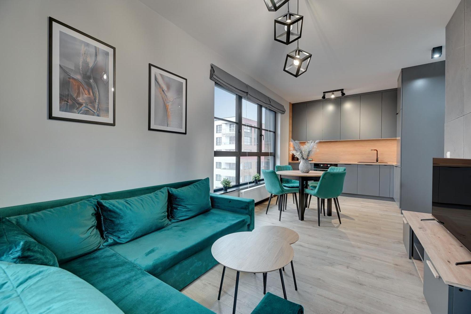 Doki Living - Foodhall & Parking By Downtown Gdansk