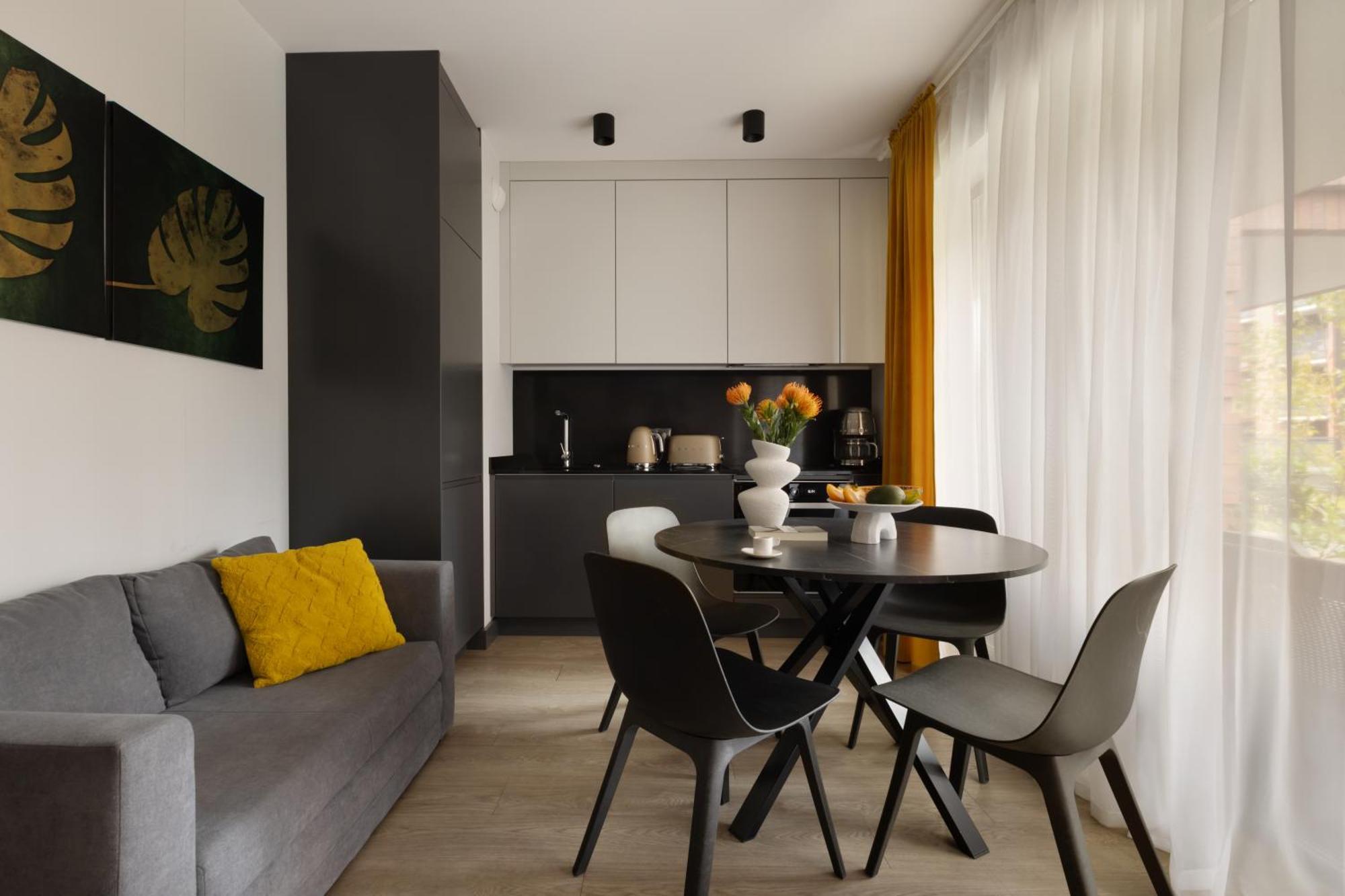 Scala By Moderna Profit- Lakowa 60c * Gdansk