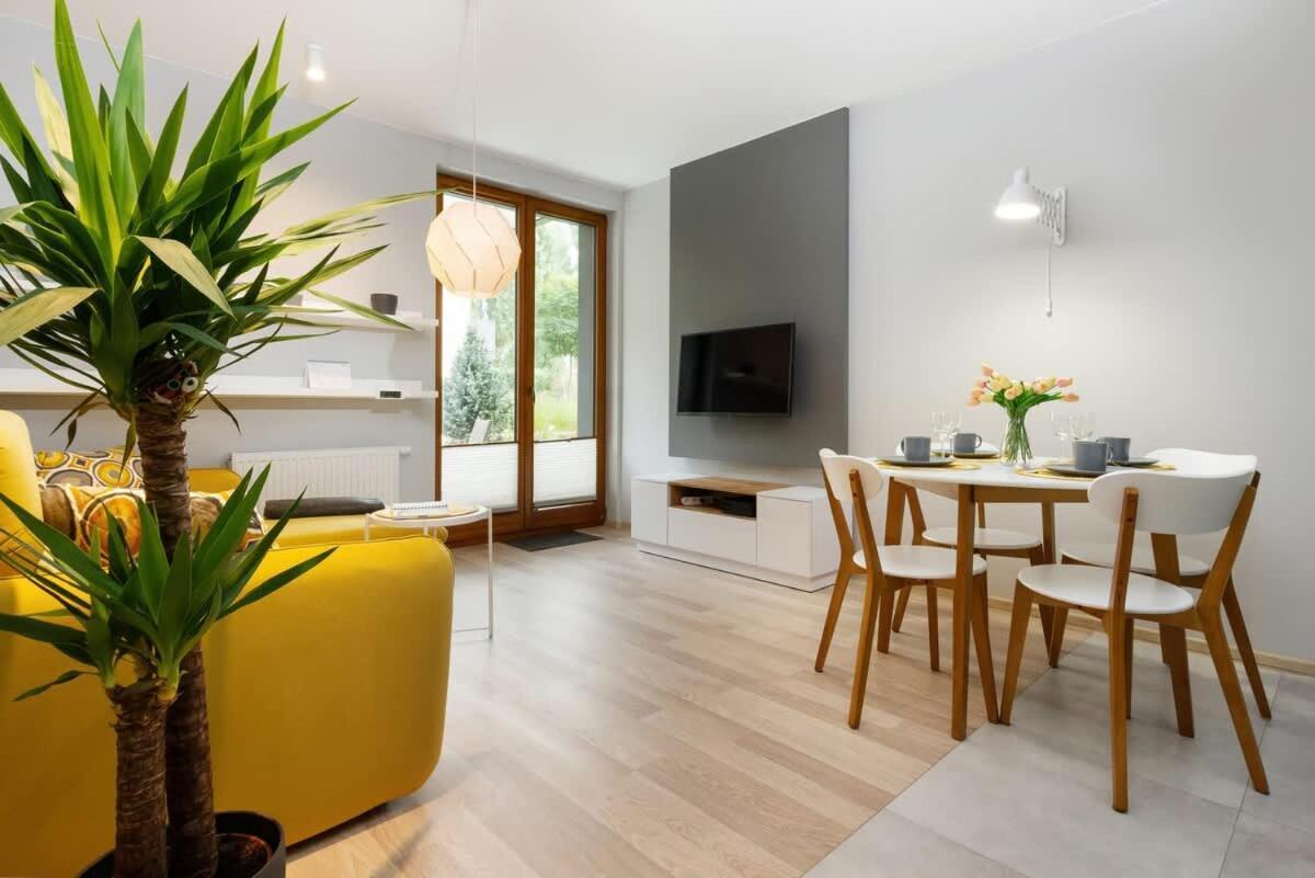 Luxury Front Park Sadowa With Terrace By Renters Apartment