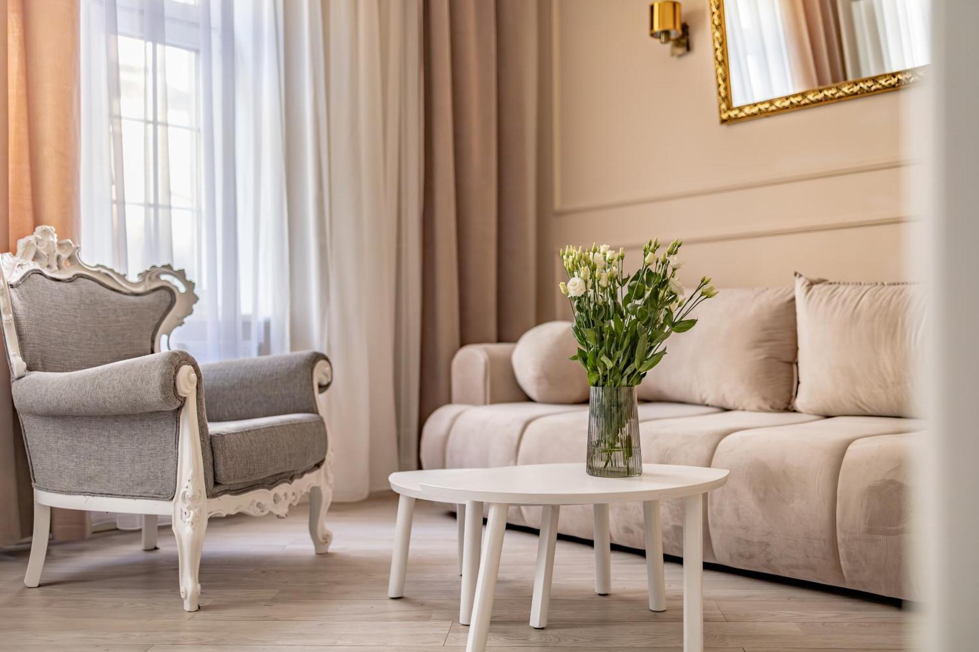 Glow - Dubaj Glamour, Ulica Dluga Old Town Apartment