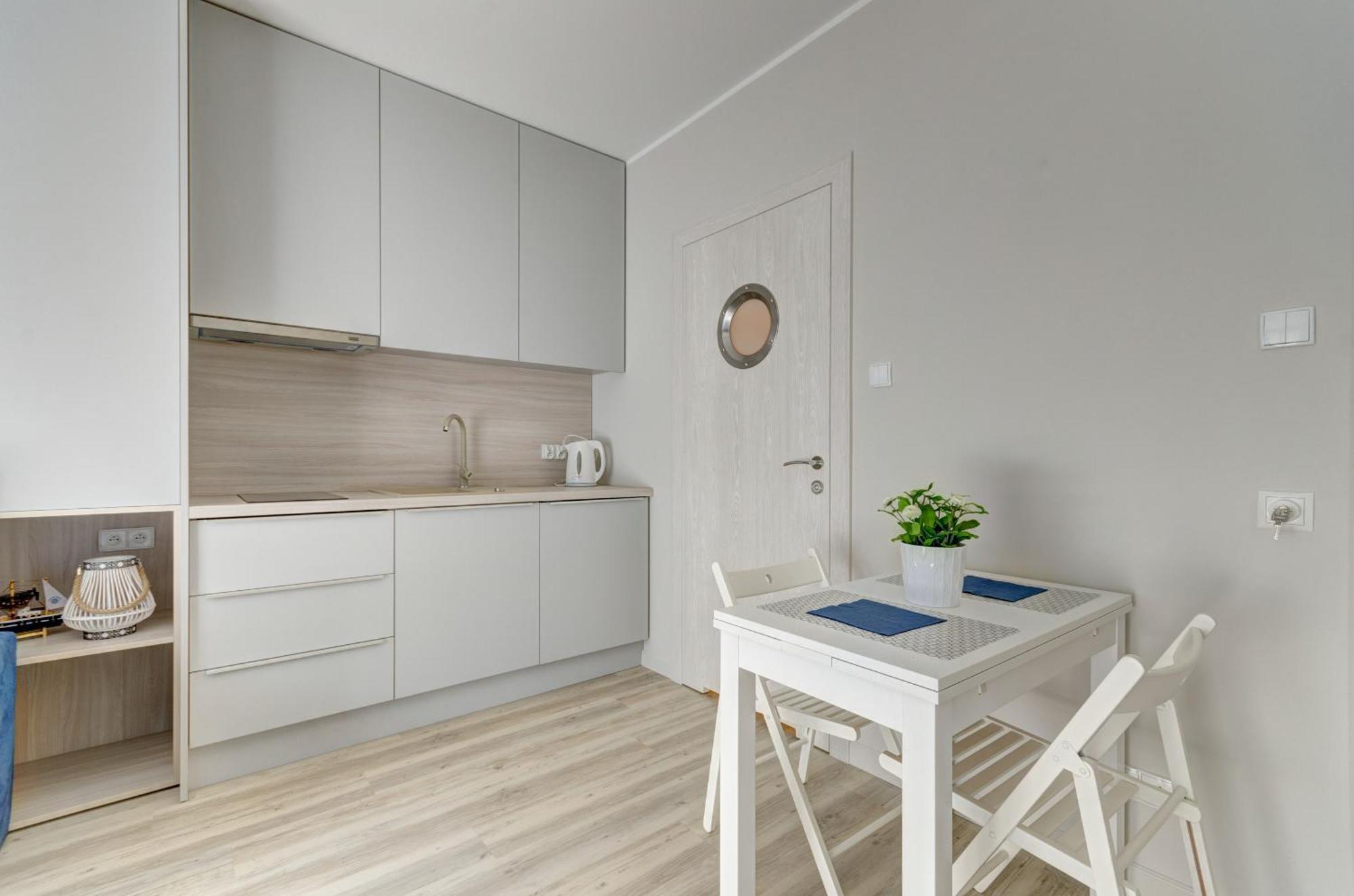 Elegant And Modern Dom & House In *