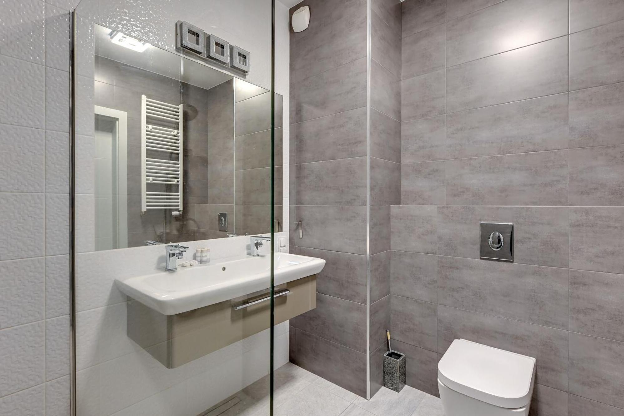 Elegant And Modern Dom & House In *