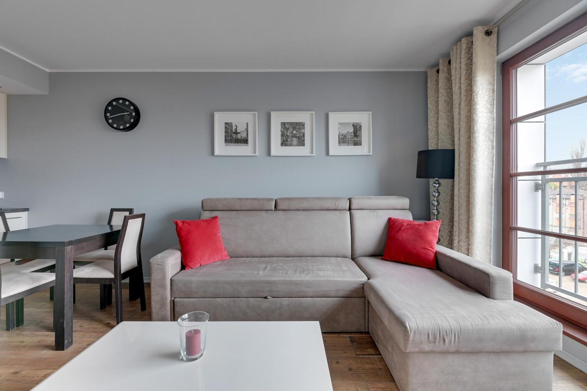 Elegant And Modern Dom & House In