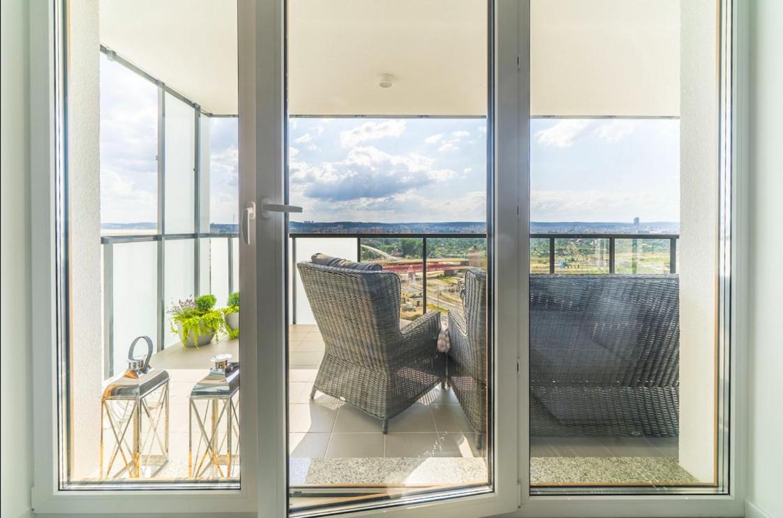 Apartmate- View Comfy By The Sea & Free Gym Apartment *