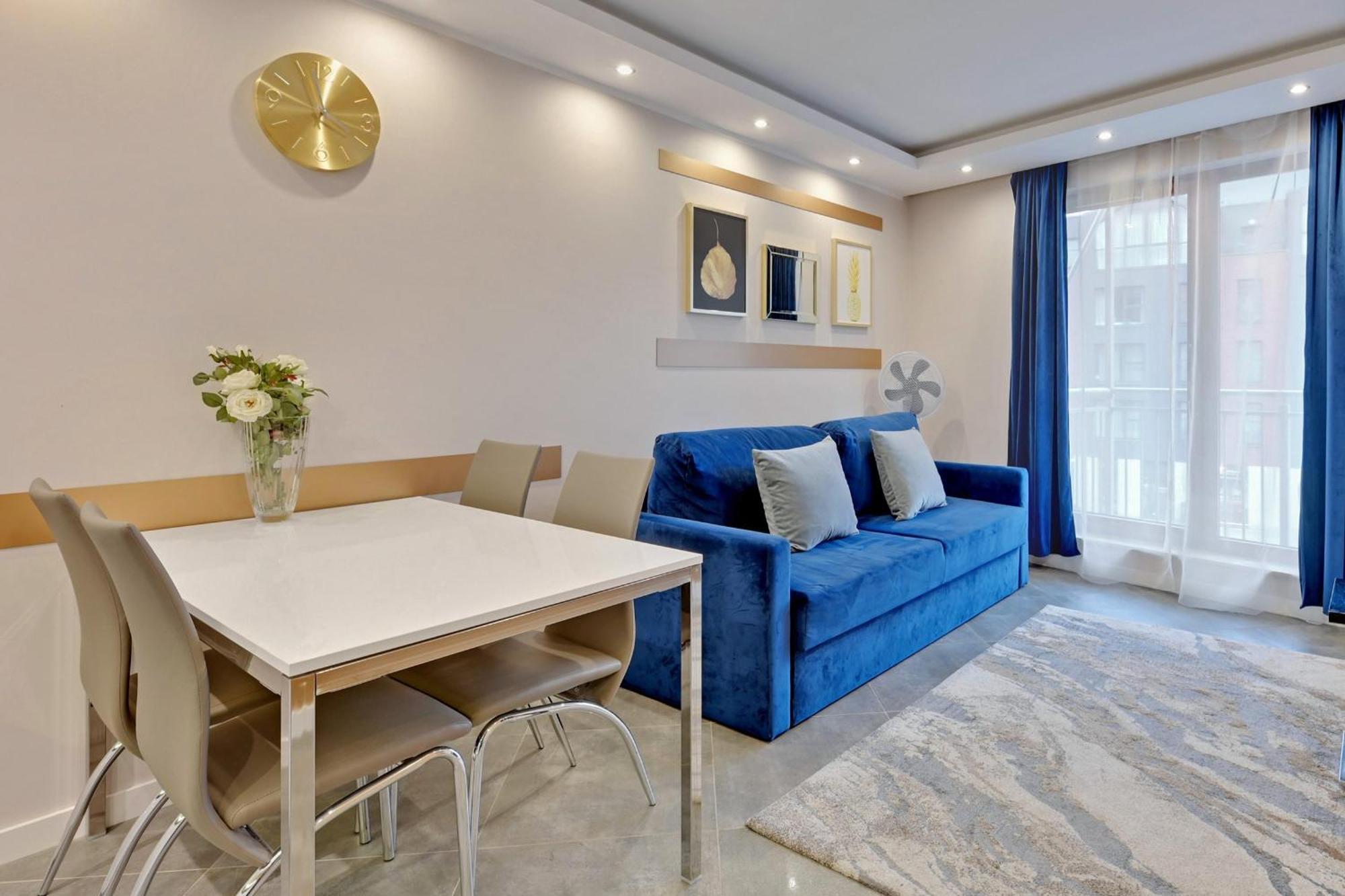 Flatbook Waterlane Island With Riverview Apartment *