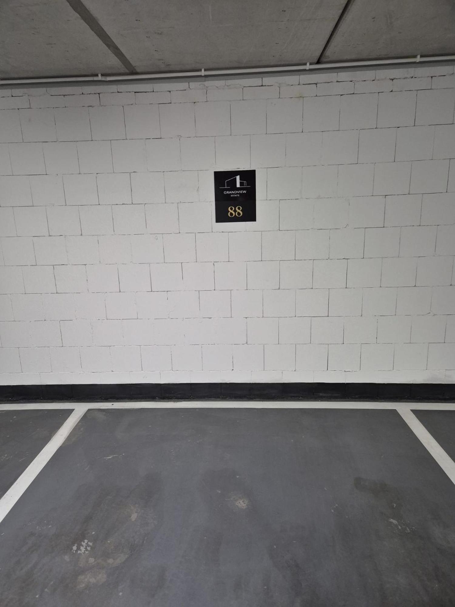 Doki Montownia, Free Parking By Grandview Gdansk