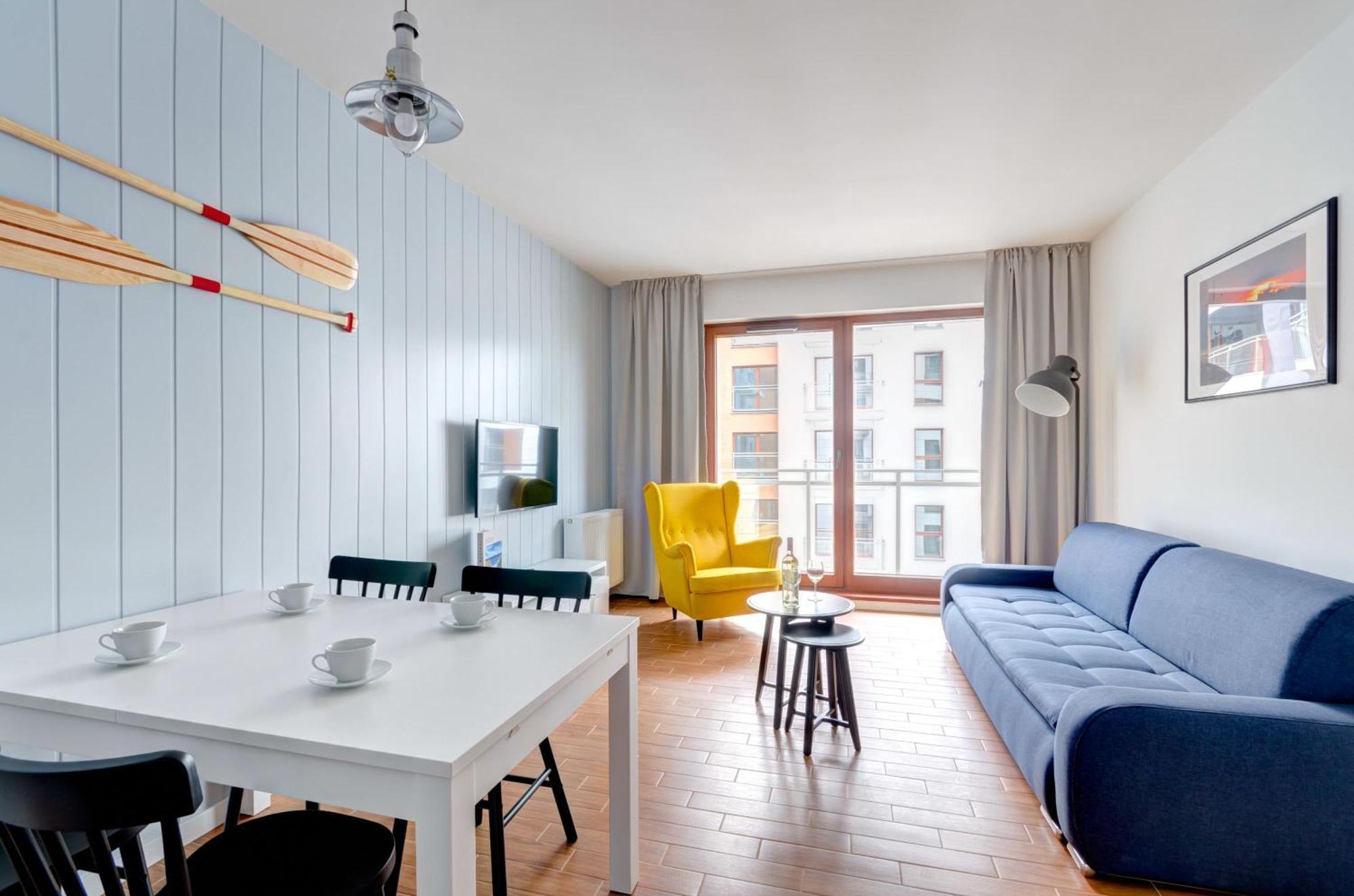 Elegant And Modern Dom & House In *