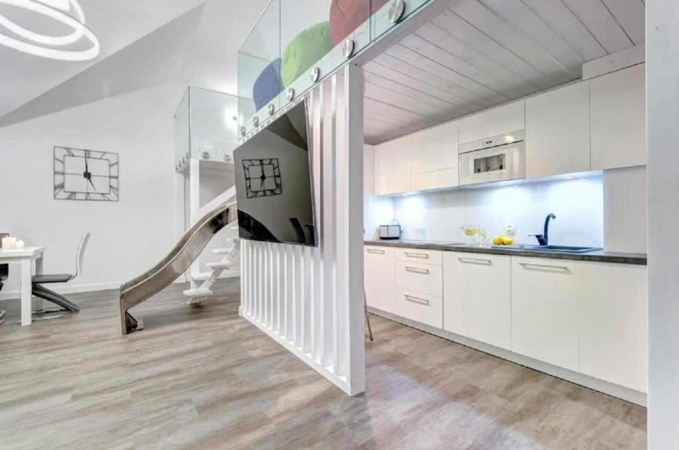 Dom & House Szafarnia Modern In Old Town Apartment *