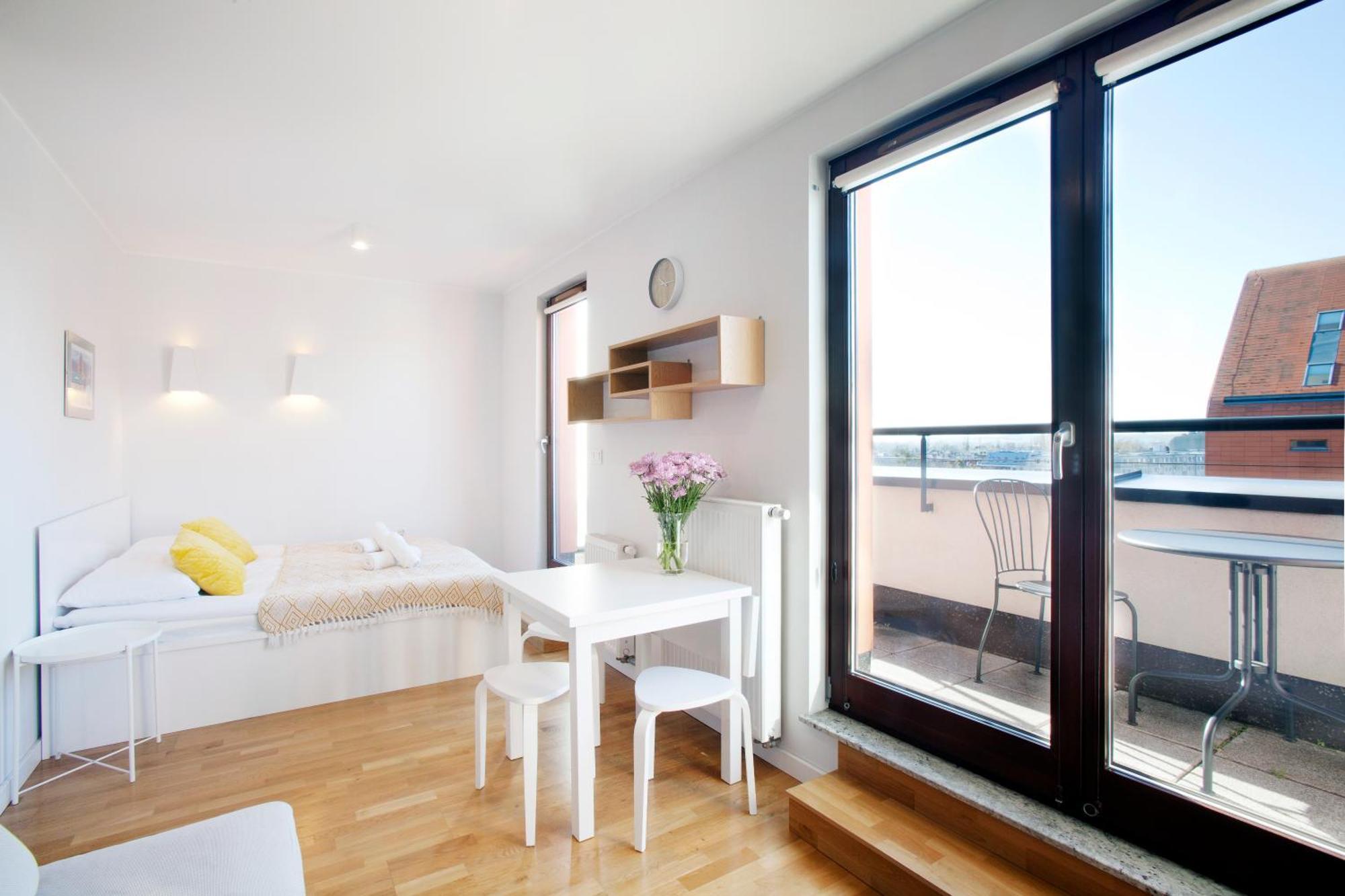 Marine With Balcony And Parking By Tyzenhauz *