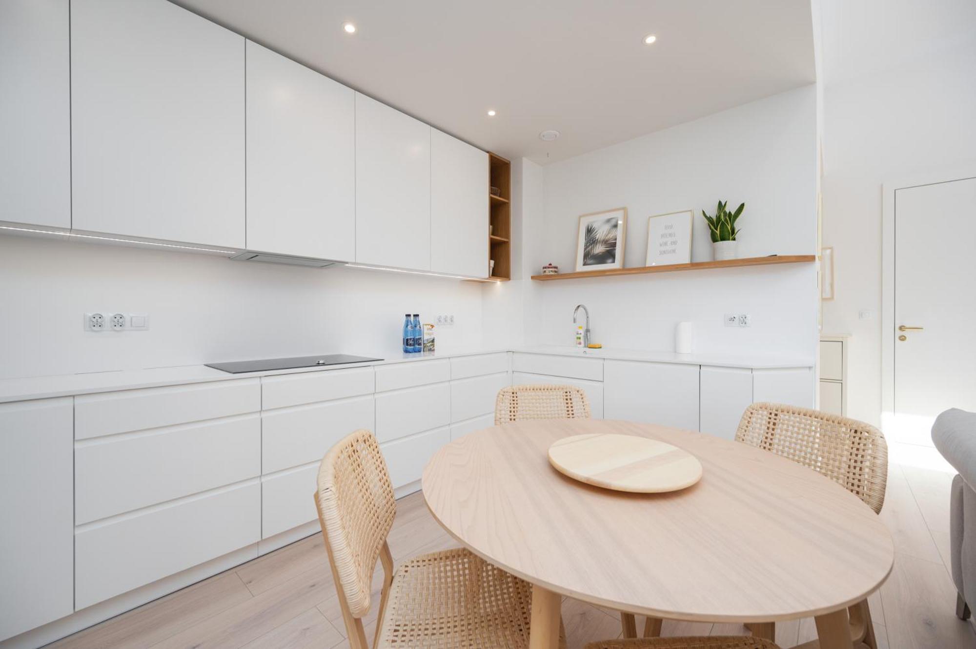 Apartment Classy White By Oneapartments
