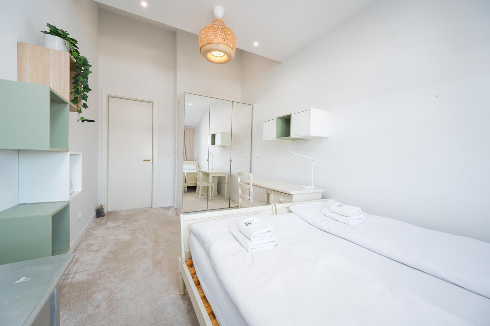 Apartment Classy White By Oneapartments *