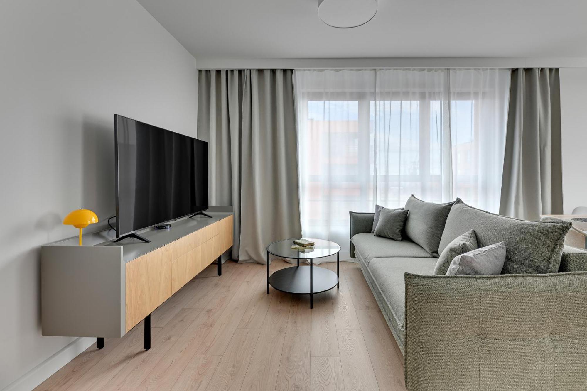 Doki Living - Foodhall & Parking By Downtown *