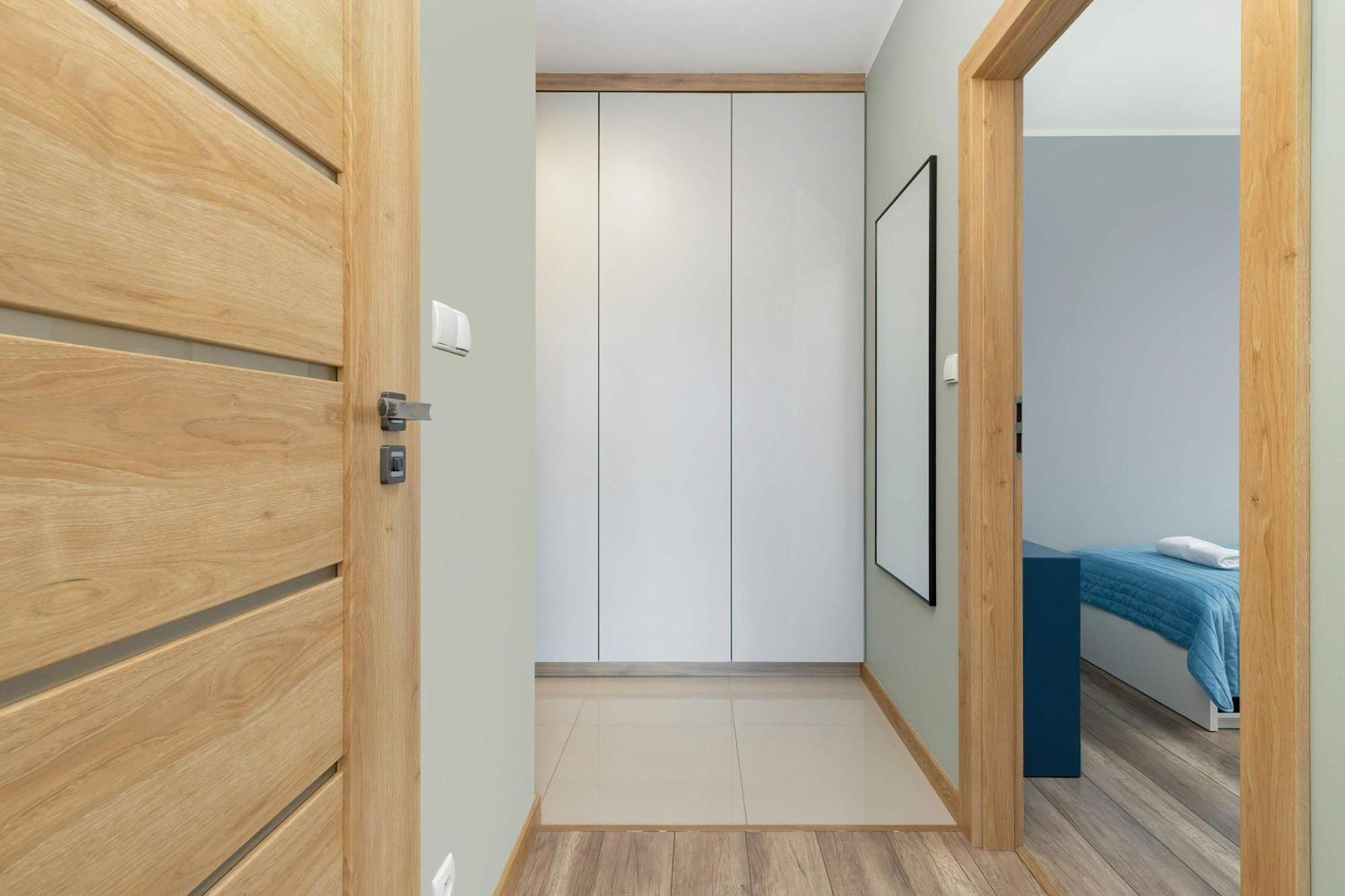 Rakoczego Modern Parking By Renters