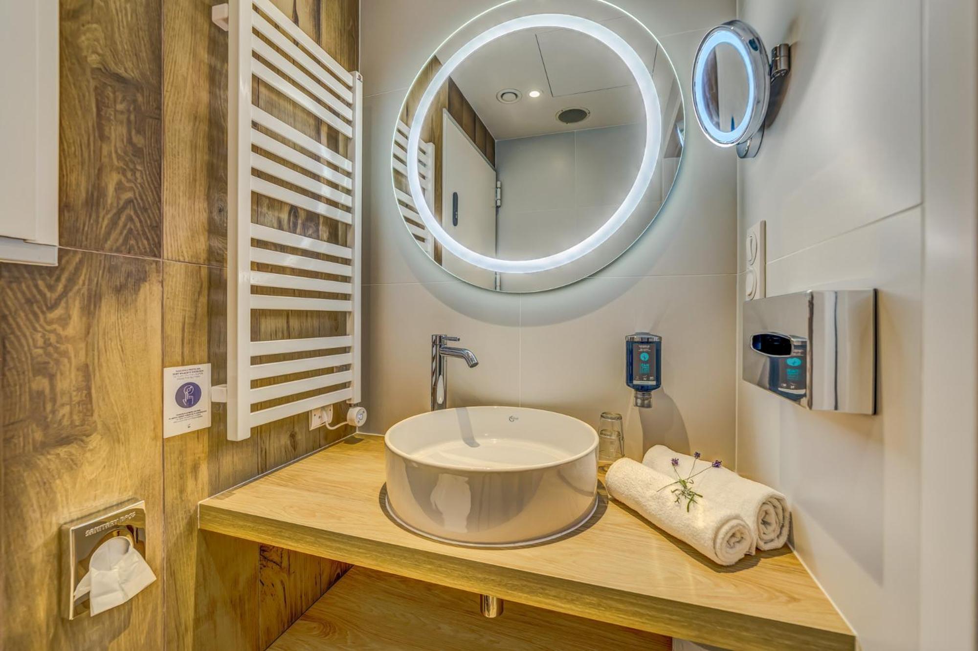 Novotel Marina Hotel 3*
