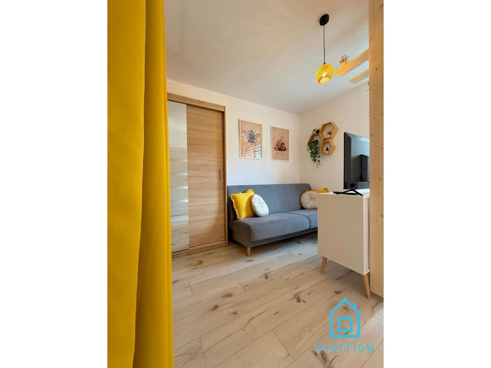 Honey Apartment- Cozy Retreat, 10 Minutes To Old Town Gdansk