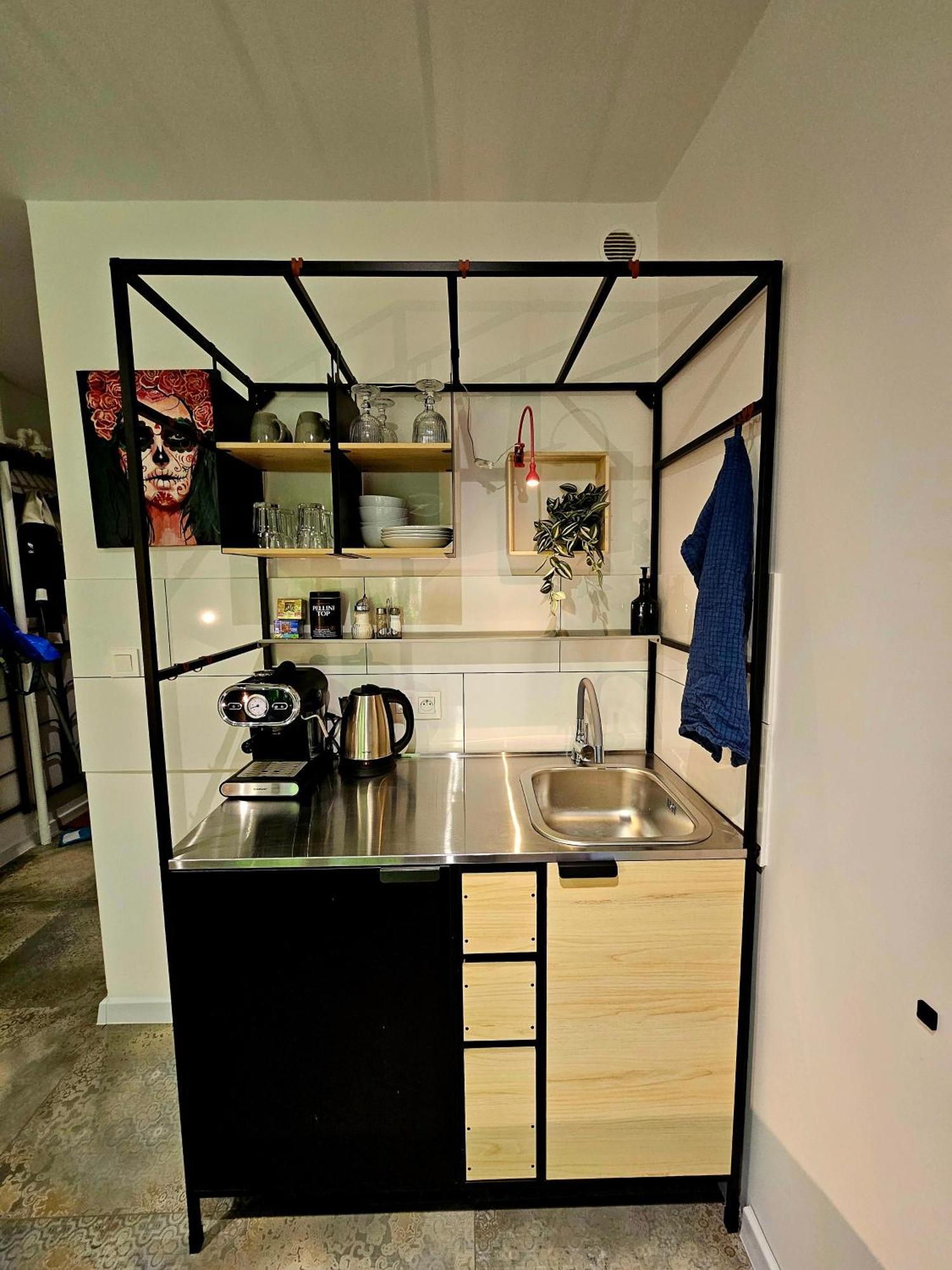 Apartment Art Mikro