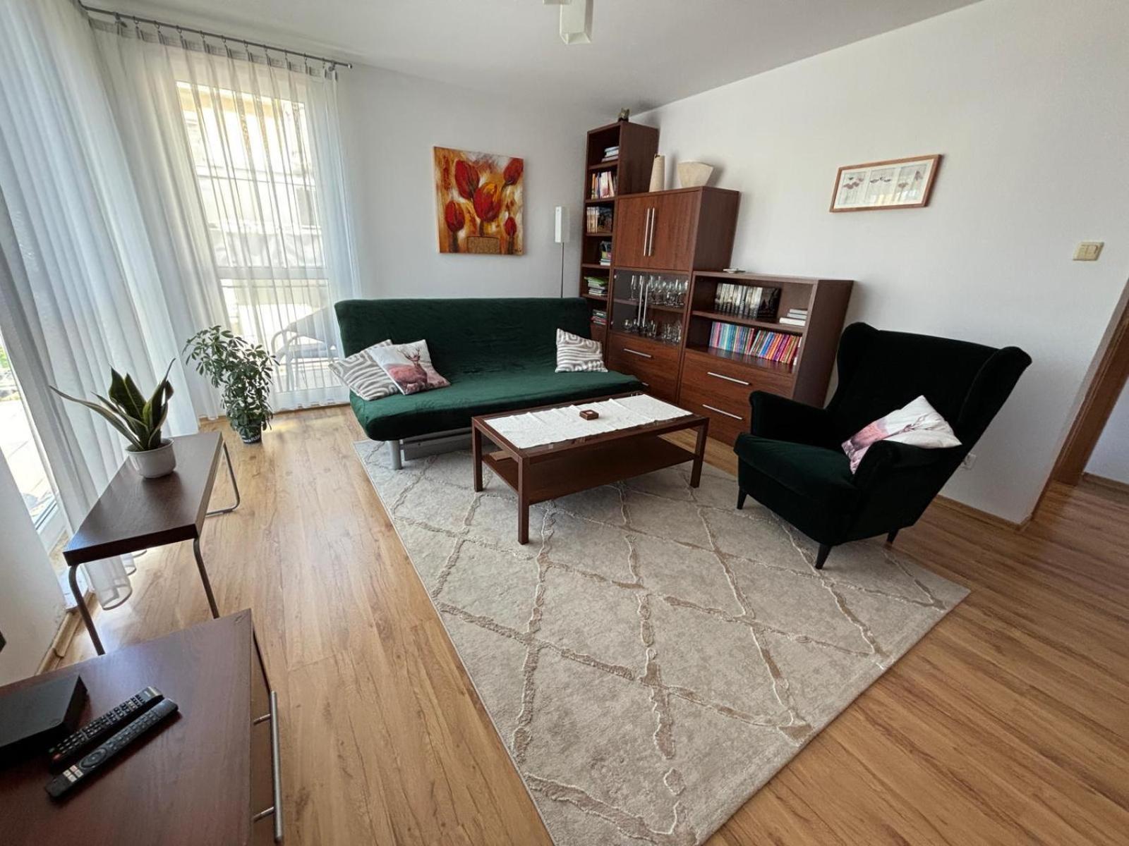 Apartament *