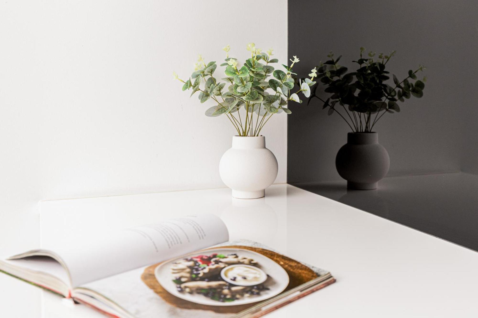 Leilighet Flatbook Old Town - Stylish 2-bedroom With Parking