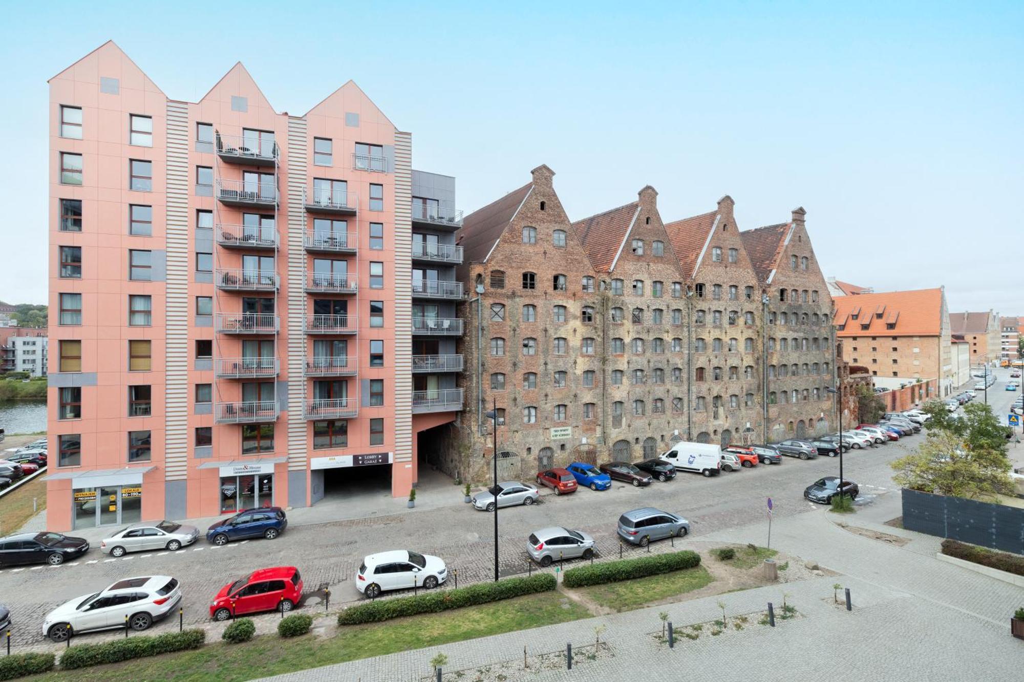 Flatbook Old Town - Stylish 2-bedroom With Parking Leilighet *