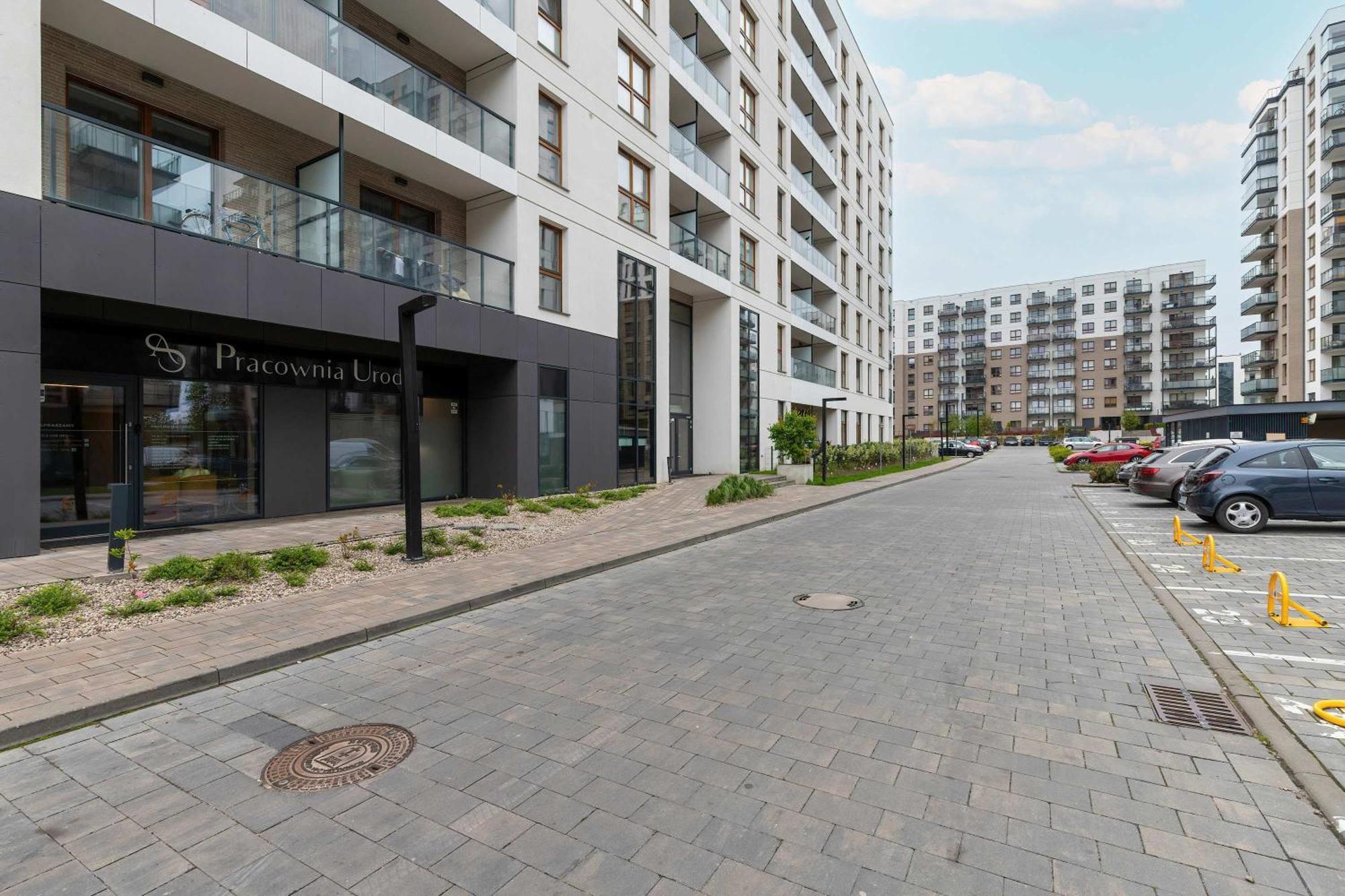 Apartment Hallera Chic For 4 Guests With Balcony & Parking By Renters