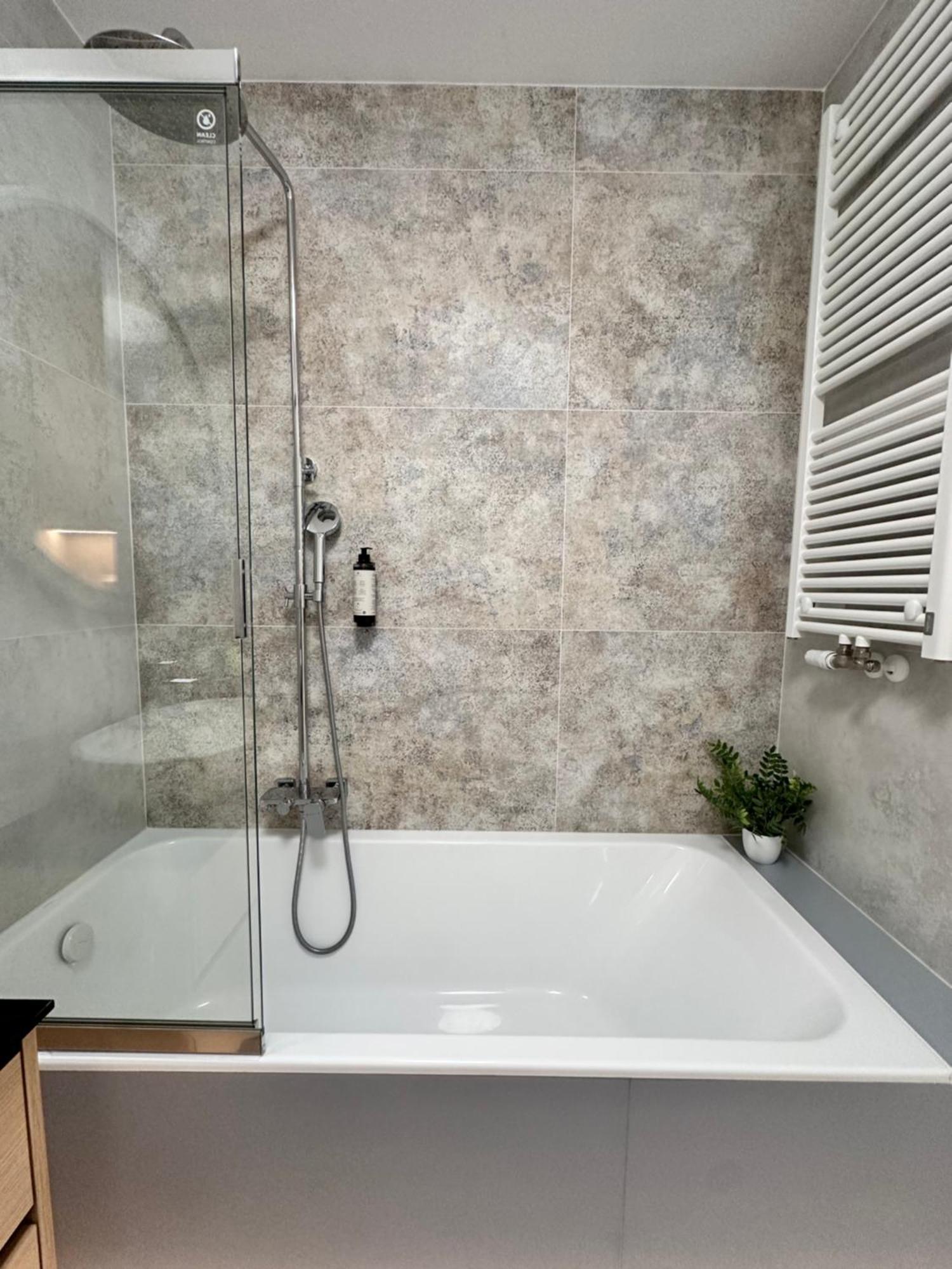 Maya's Flats & 107 - A Perfect 6 People Flat Near The Sea In Apartament *