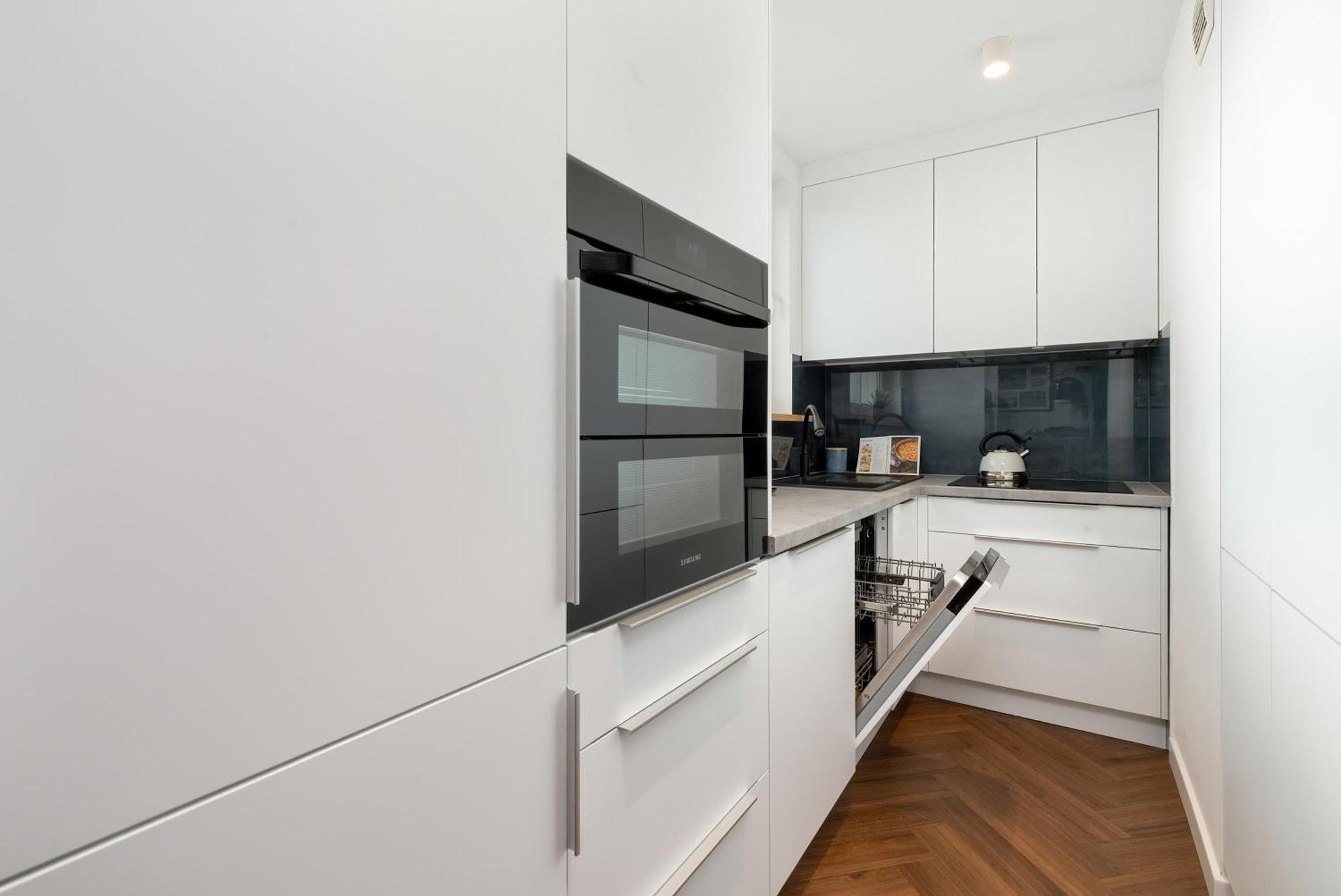 Apartment Stylish 400 M To The Beach, Wifi & Smart Tv By Renters *