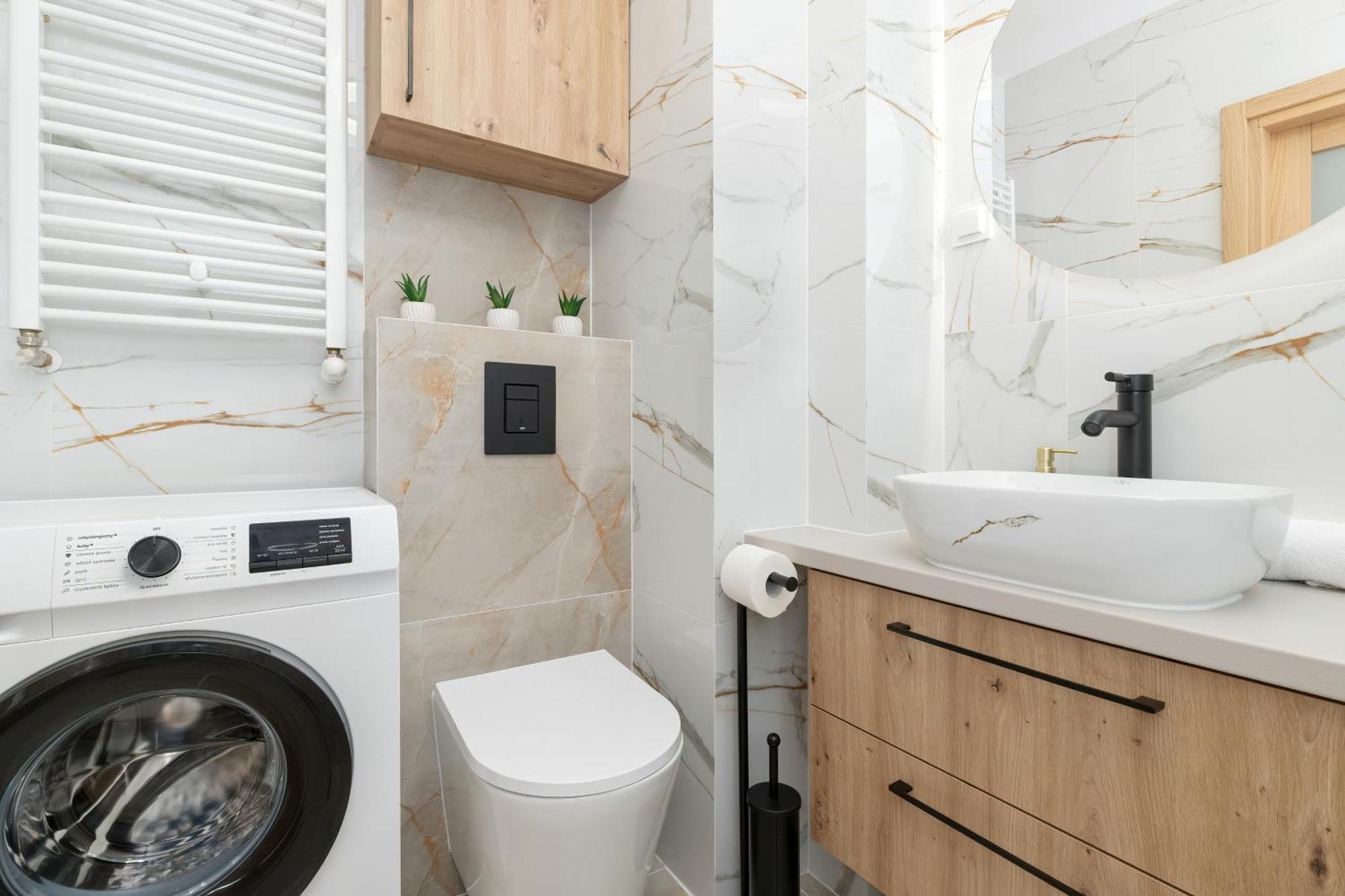 Elegant & Modern With Water View By Renters