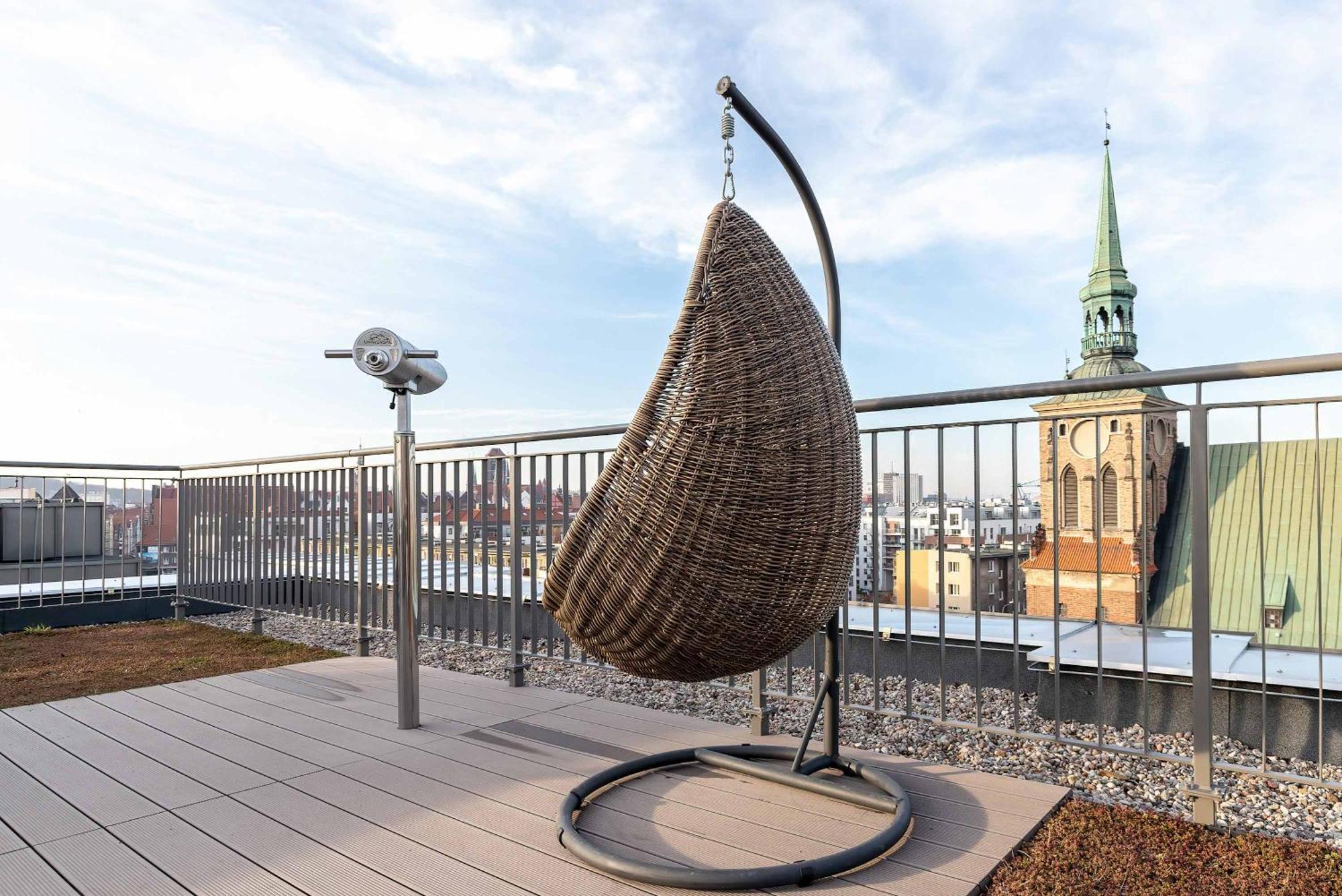 Exclusive With Parking, Air Conditioning And A Rooftop Terrace In The Centre Of By Renters Prestige *