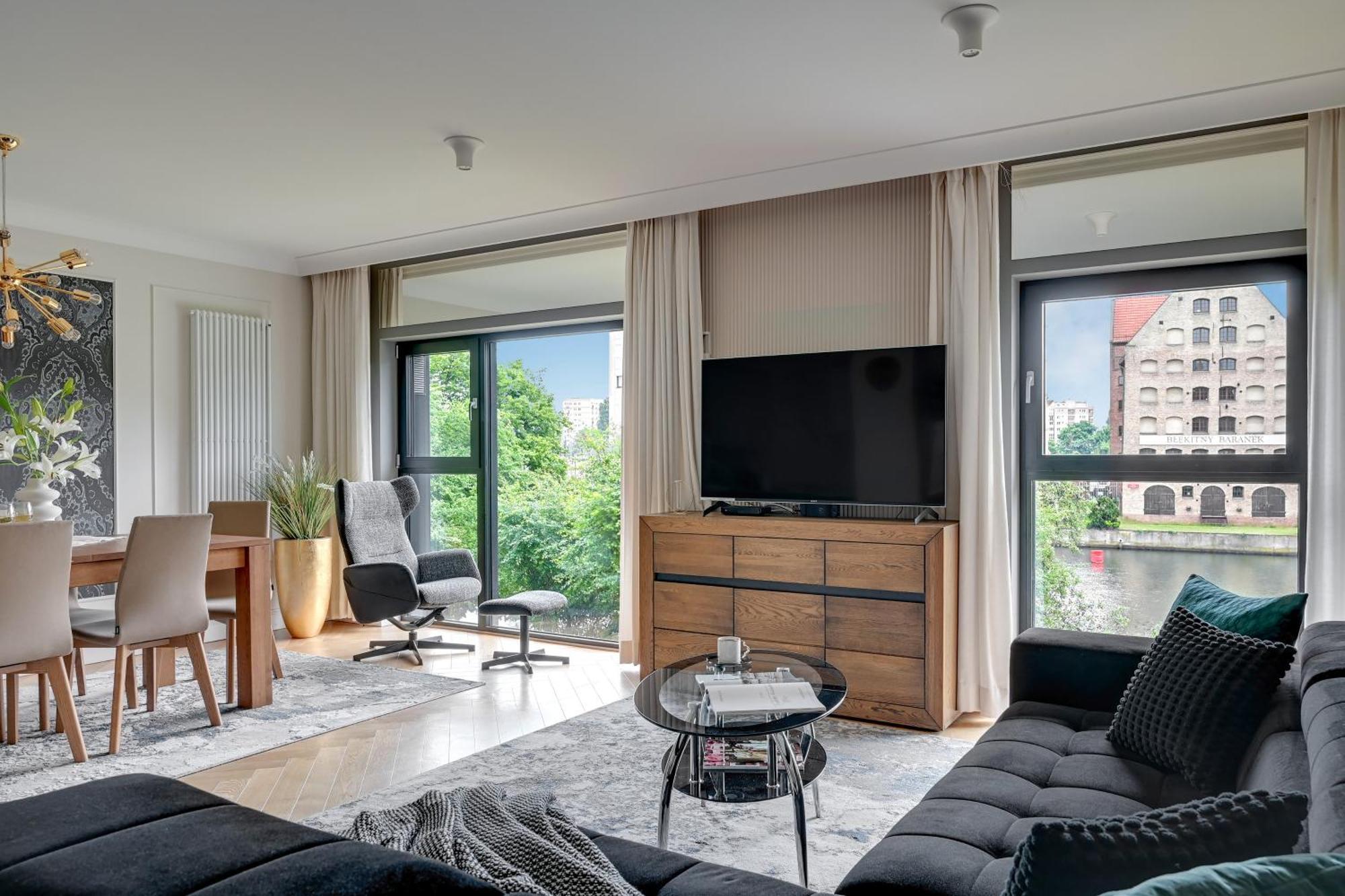 Wintera & Parking By Downtown Apartment