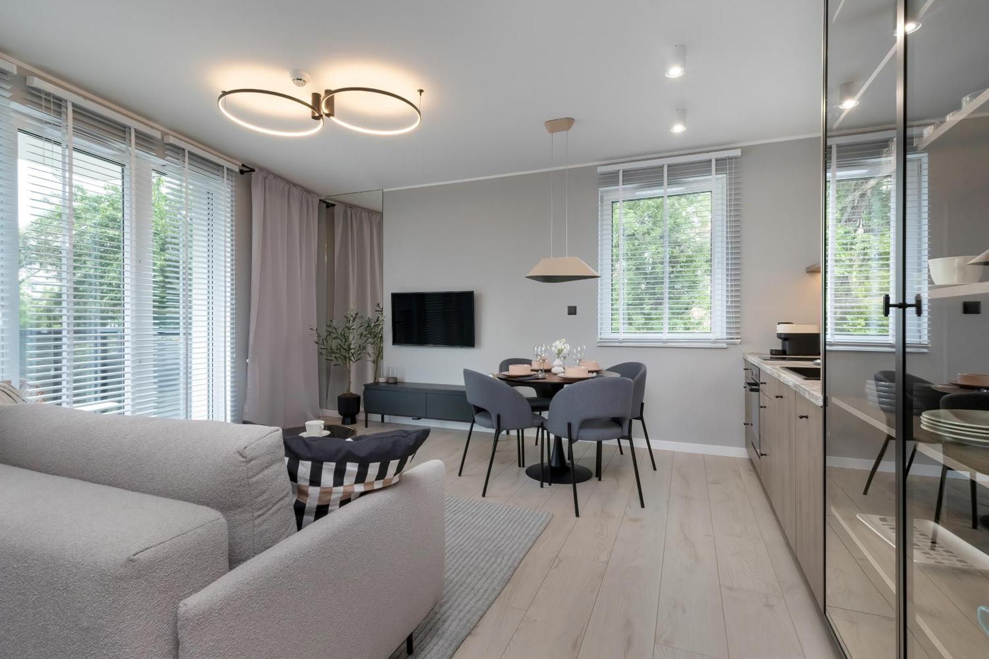 Elegant & Modern With Water View By Renters *
