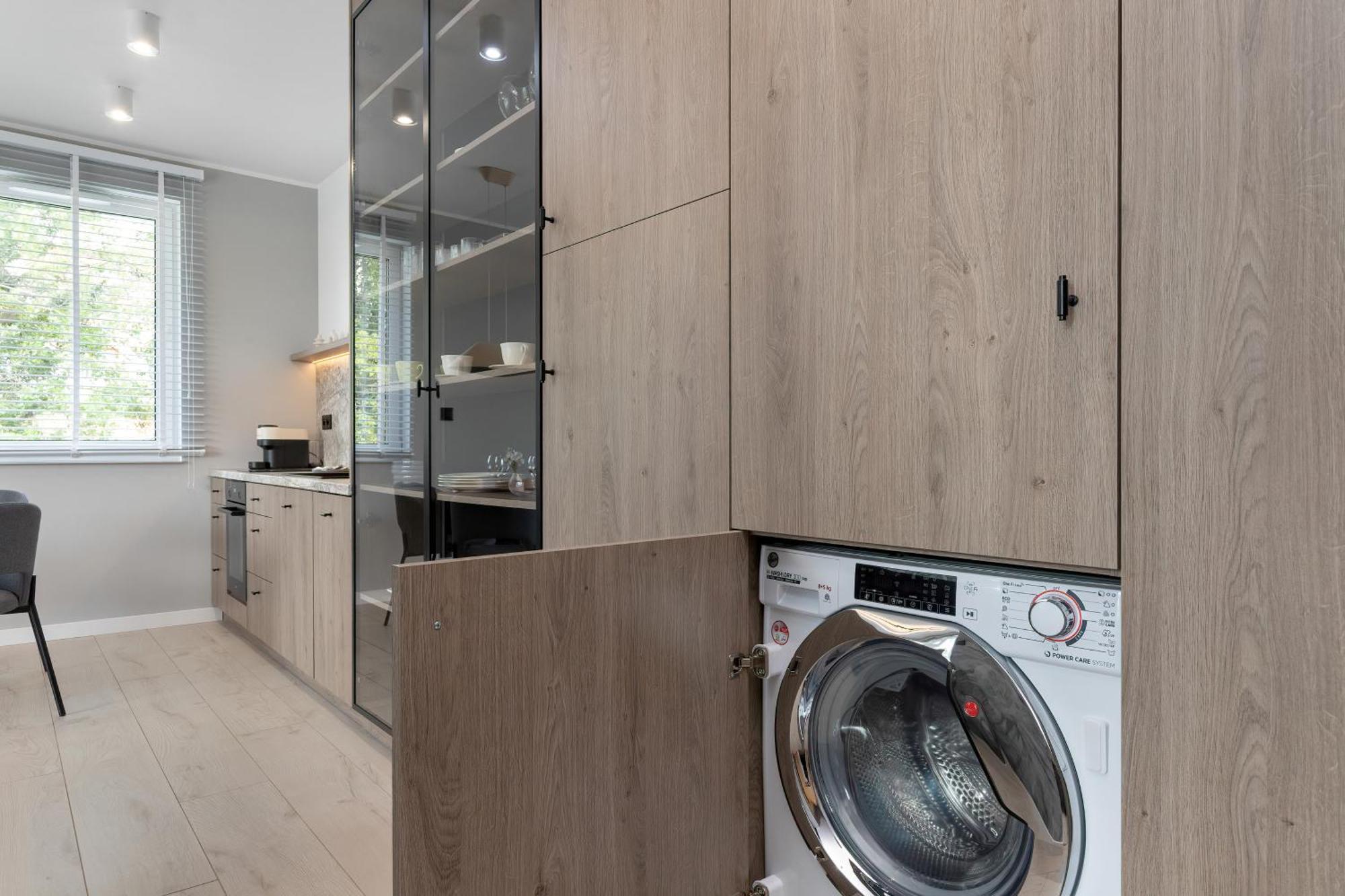 Elegant & Modern With Water View By Renters Huoneisto